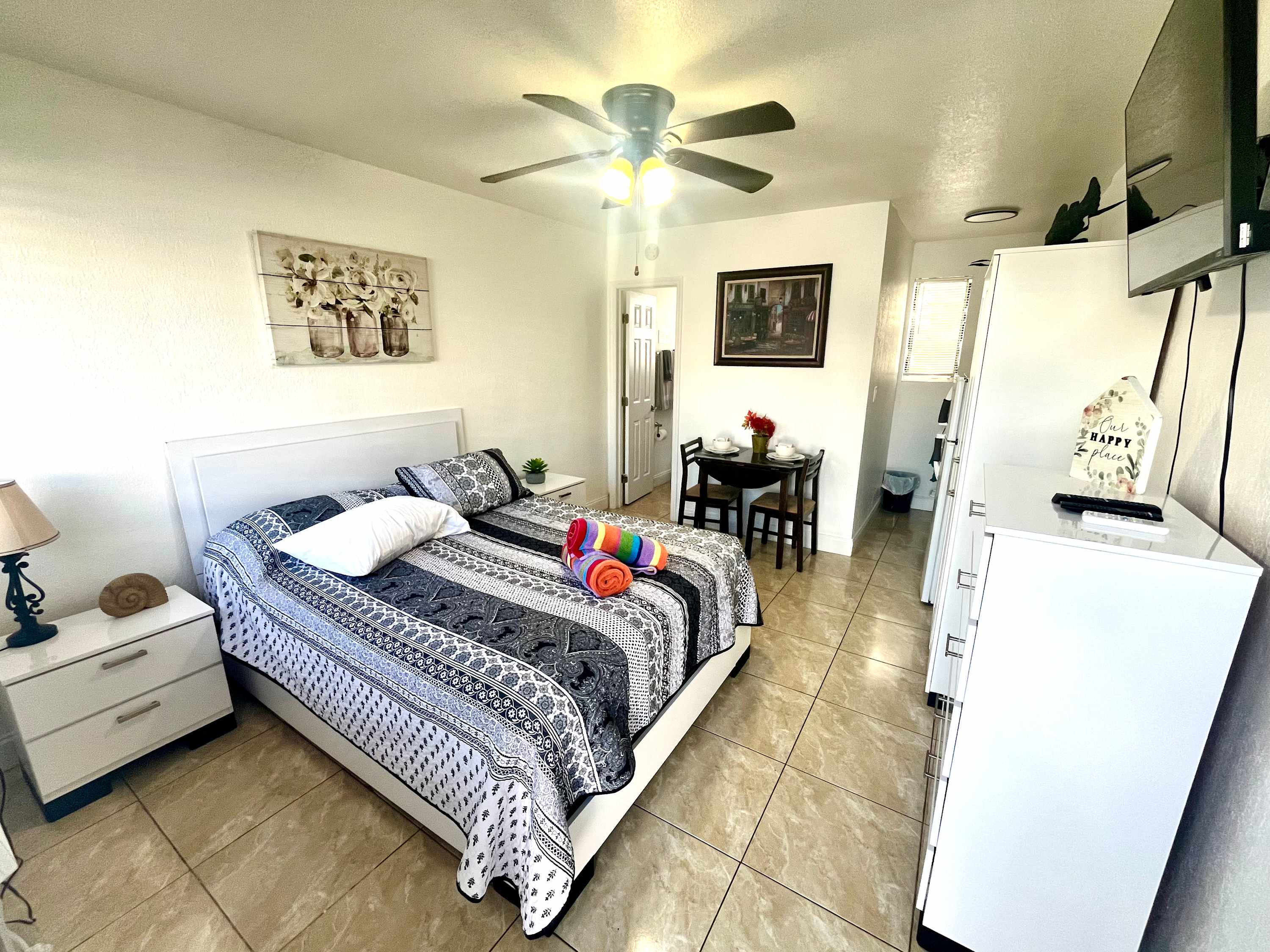Studio Near the Beach & Boardwalk Walk Everywhere — Hollywood, FL — vacation rental