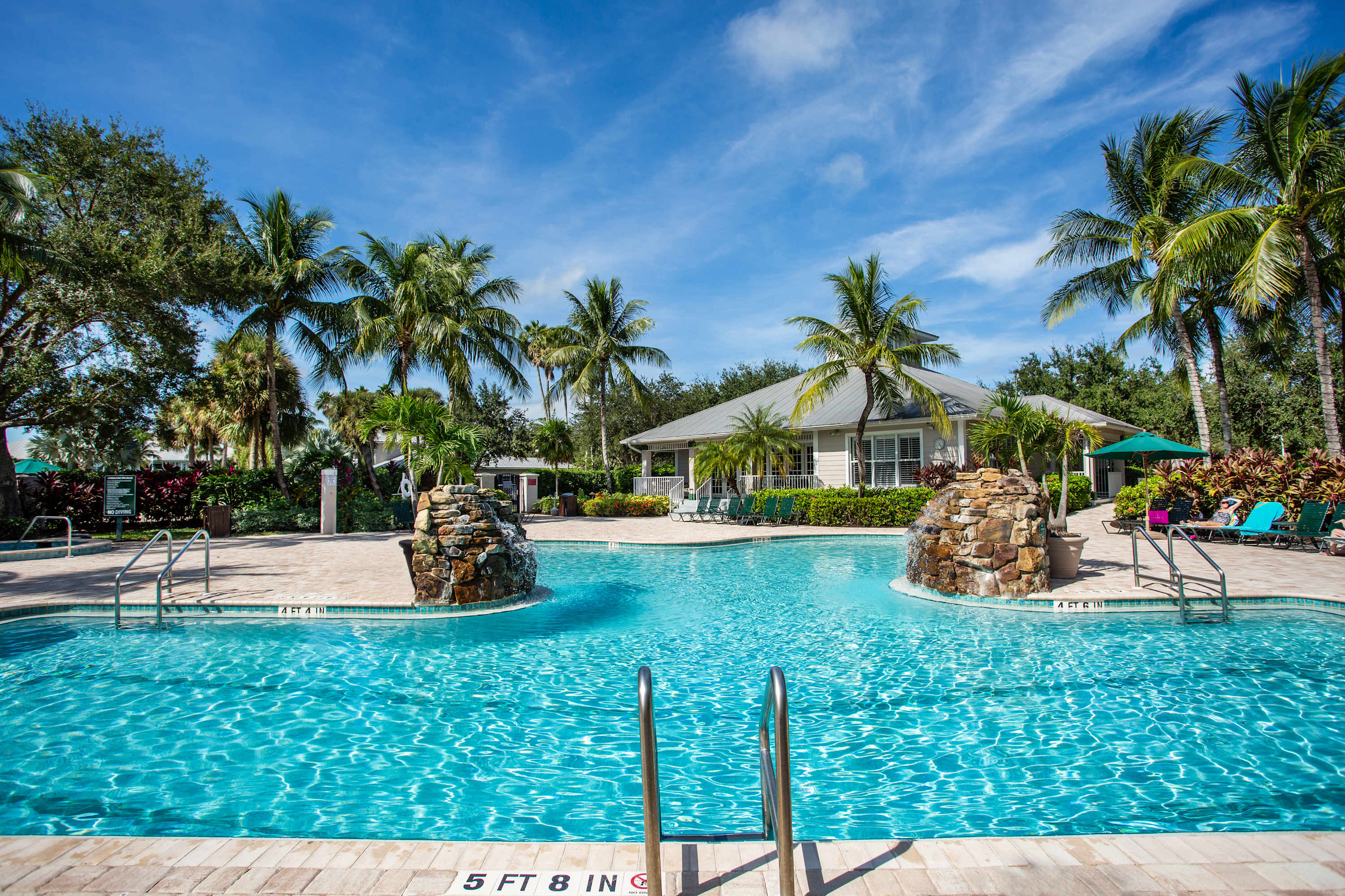 Genoa, Golf Condo, Amazing View & Community Pool! 2