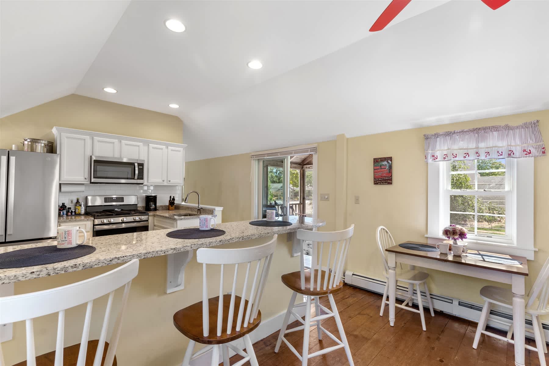 Beautifully Renovated 6BR Home Easy Walk to Downtown Harwichport Bank Street Beach 3