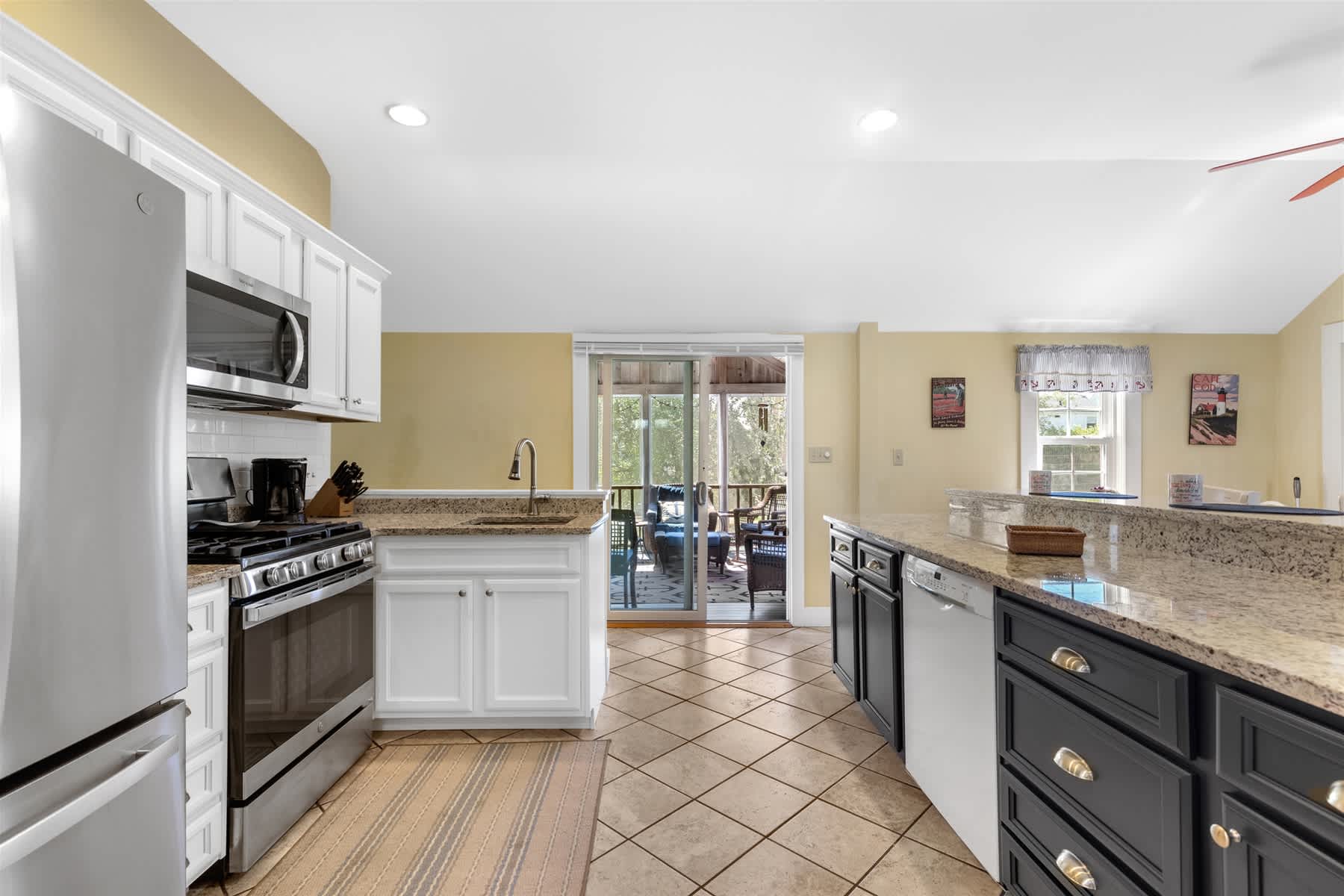 Beautifully Renovated 6BR Home Easy Walk to Downtown Harwichport Bank Street Beach 4