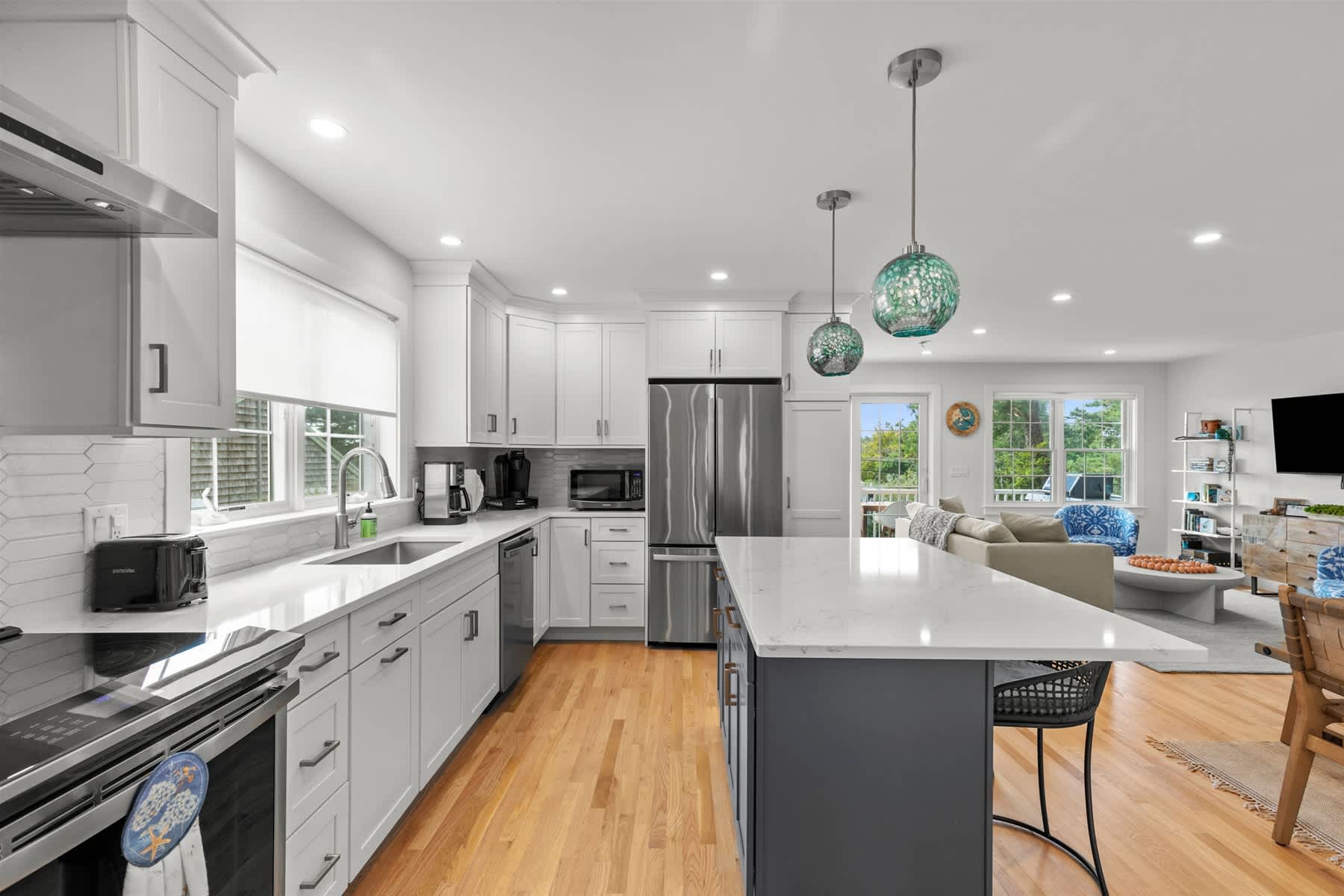 New 2026 Newly Built 3BR Coastal Retreat Steps from Mayo Beach 4