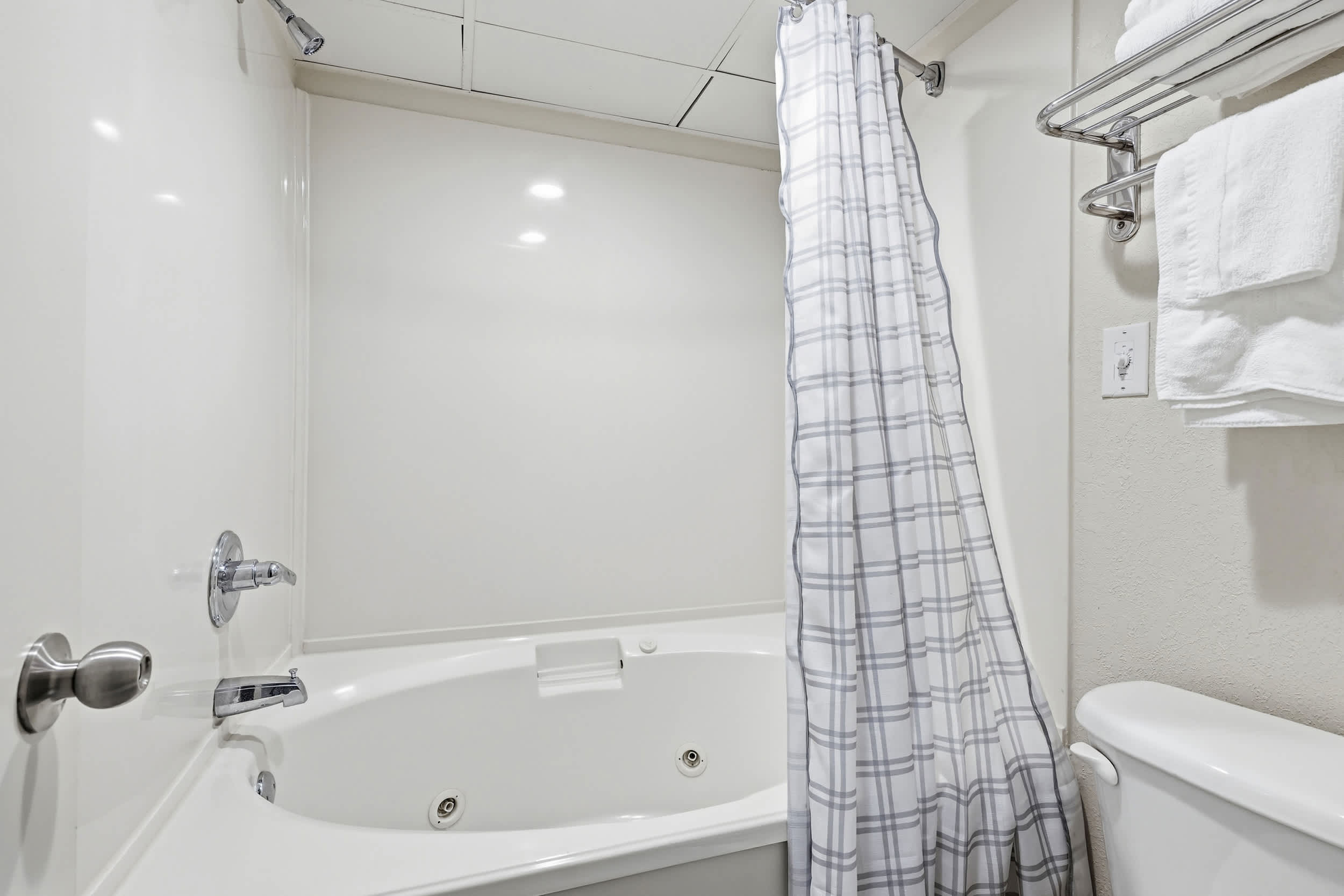 Sapphire Sea at Boardwalk Tower w Lazy River