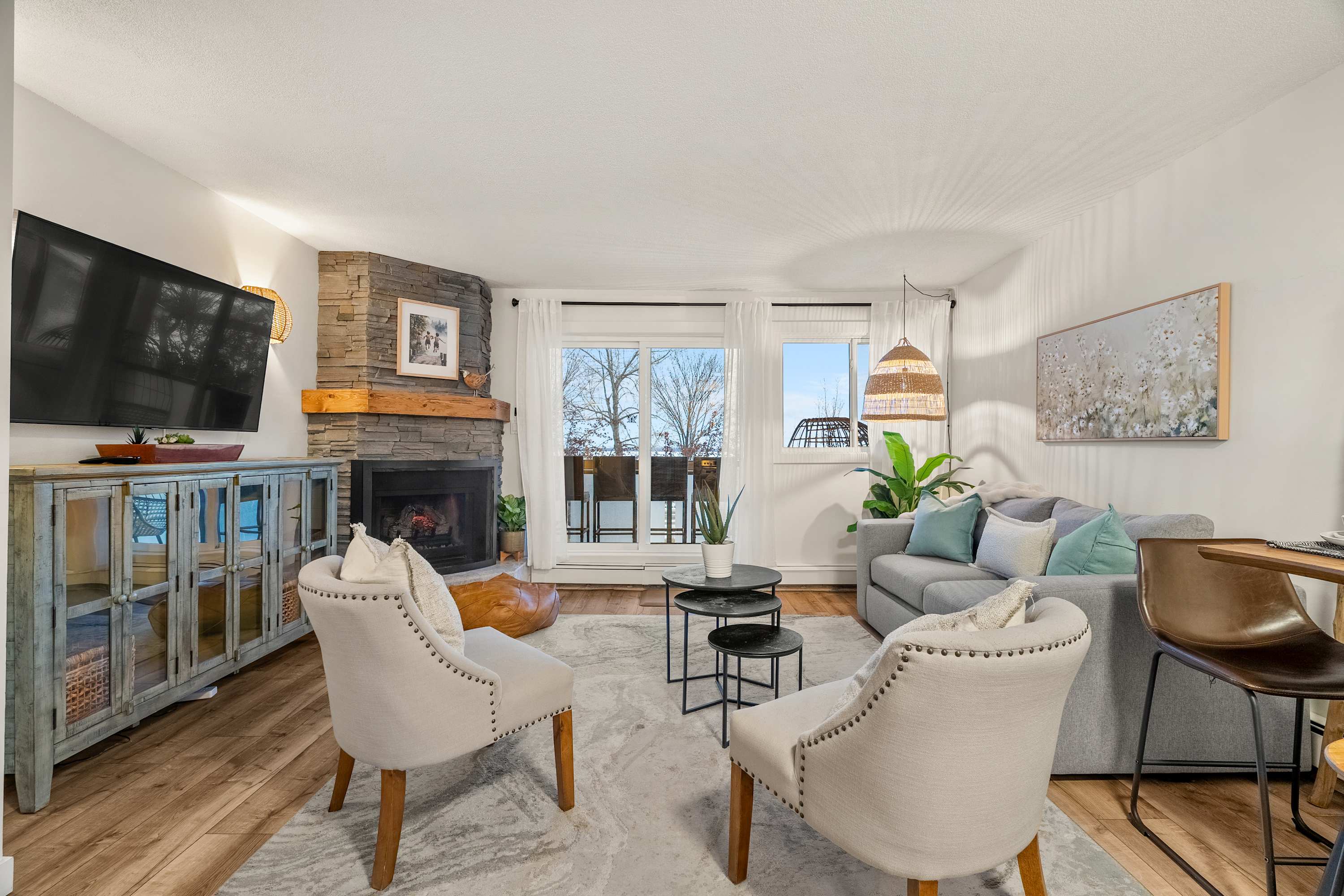 Lakeview Gem | Lakeside Retreat | Stunning Views | — Sylvan Lake, Alberta — vacation rental