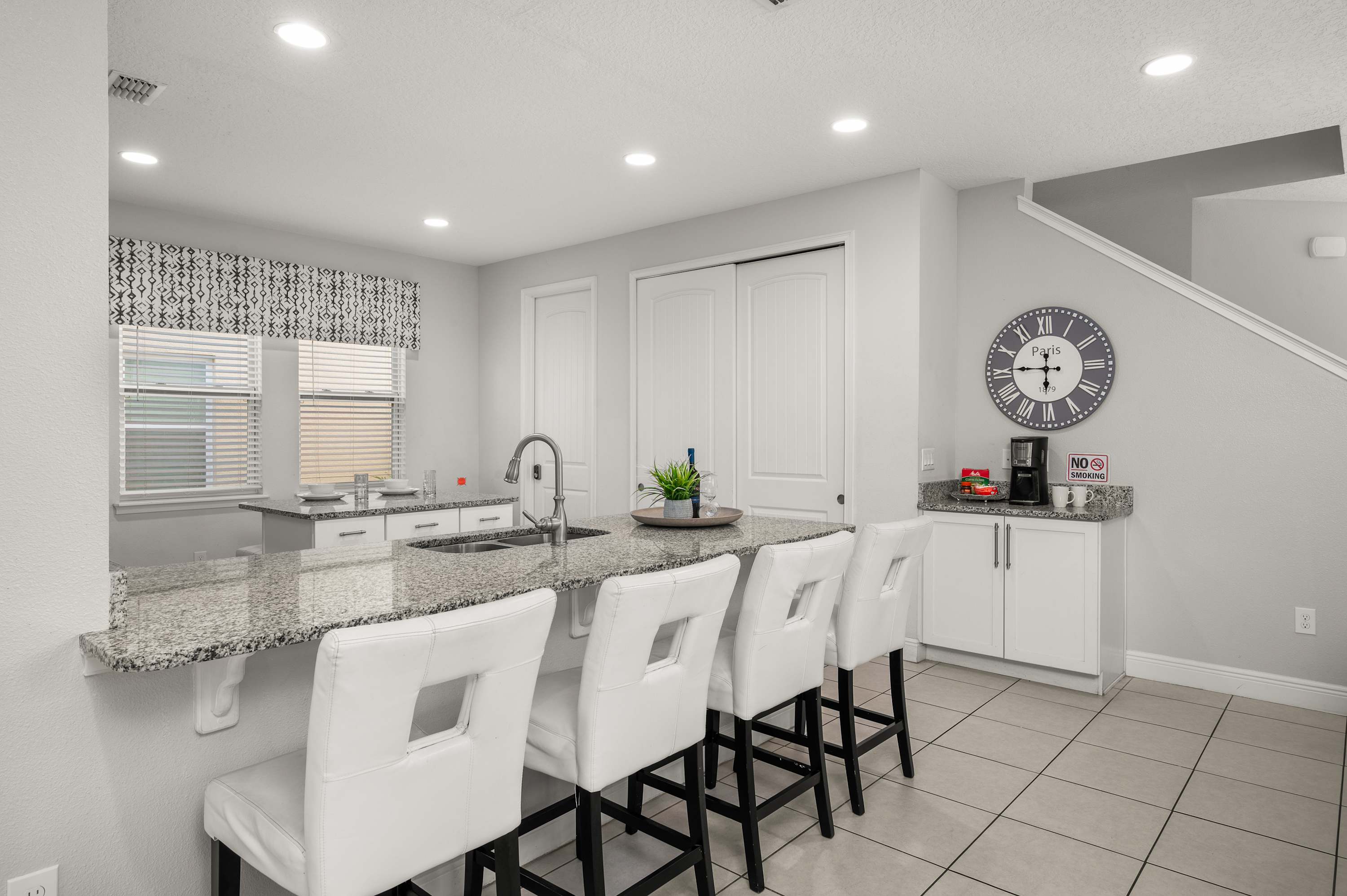 Spacious retreat w/ pool & hot tub