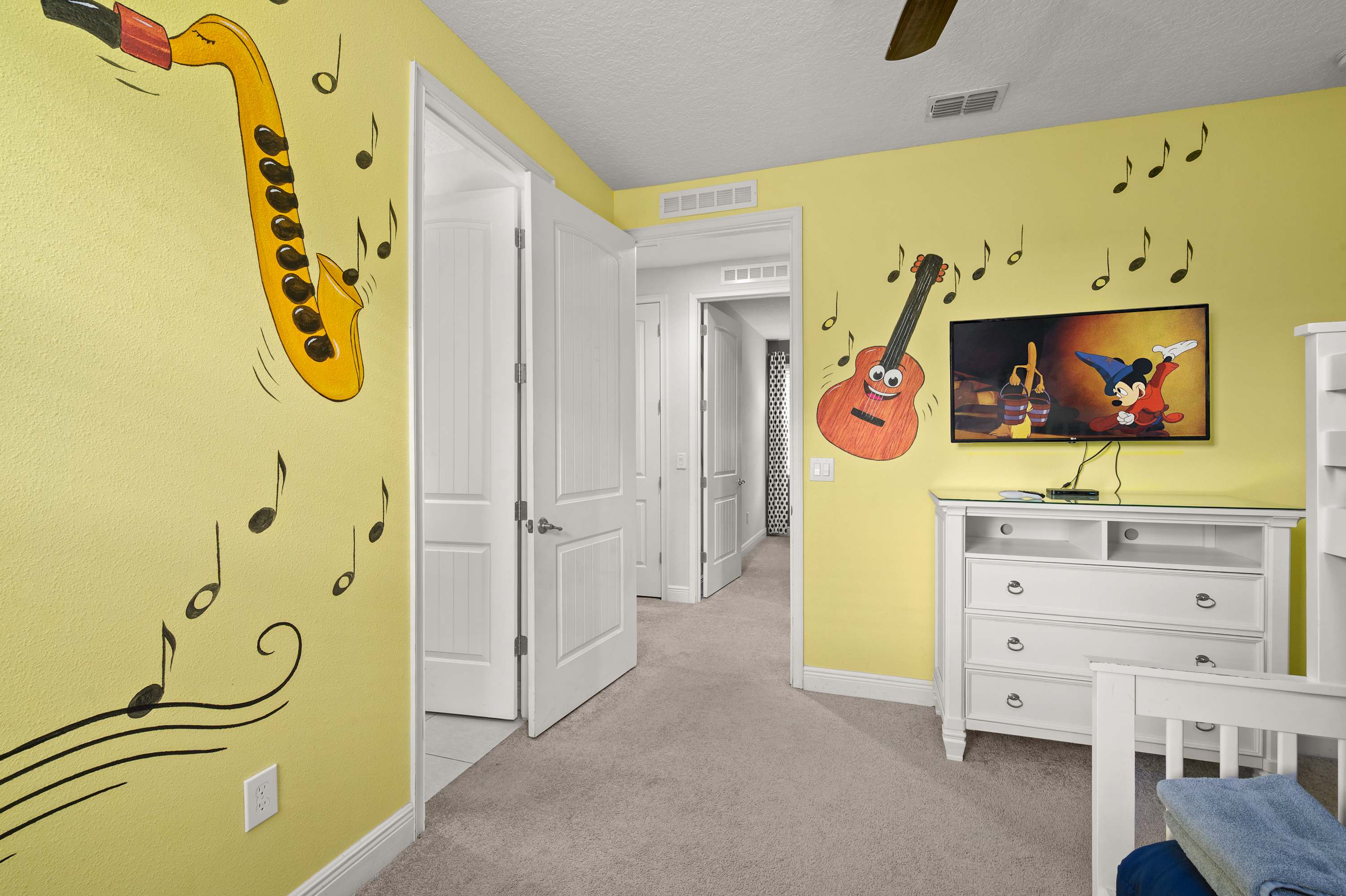 Spacious retreat w/ pool & hot tub