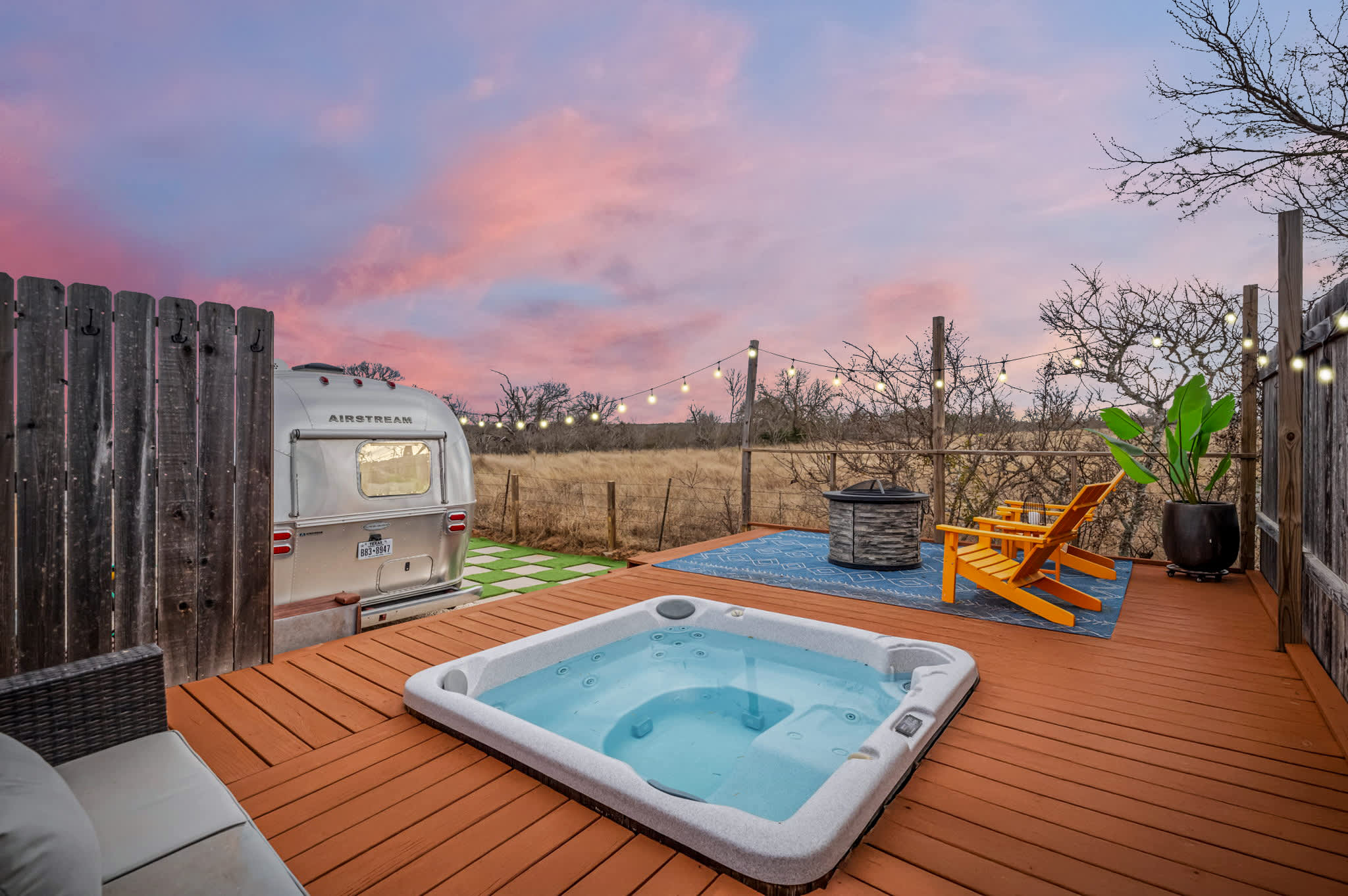 Lucinda Airstream - Fire Pit & Hot Tub — Fredericksburg, TX — vacation rental