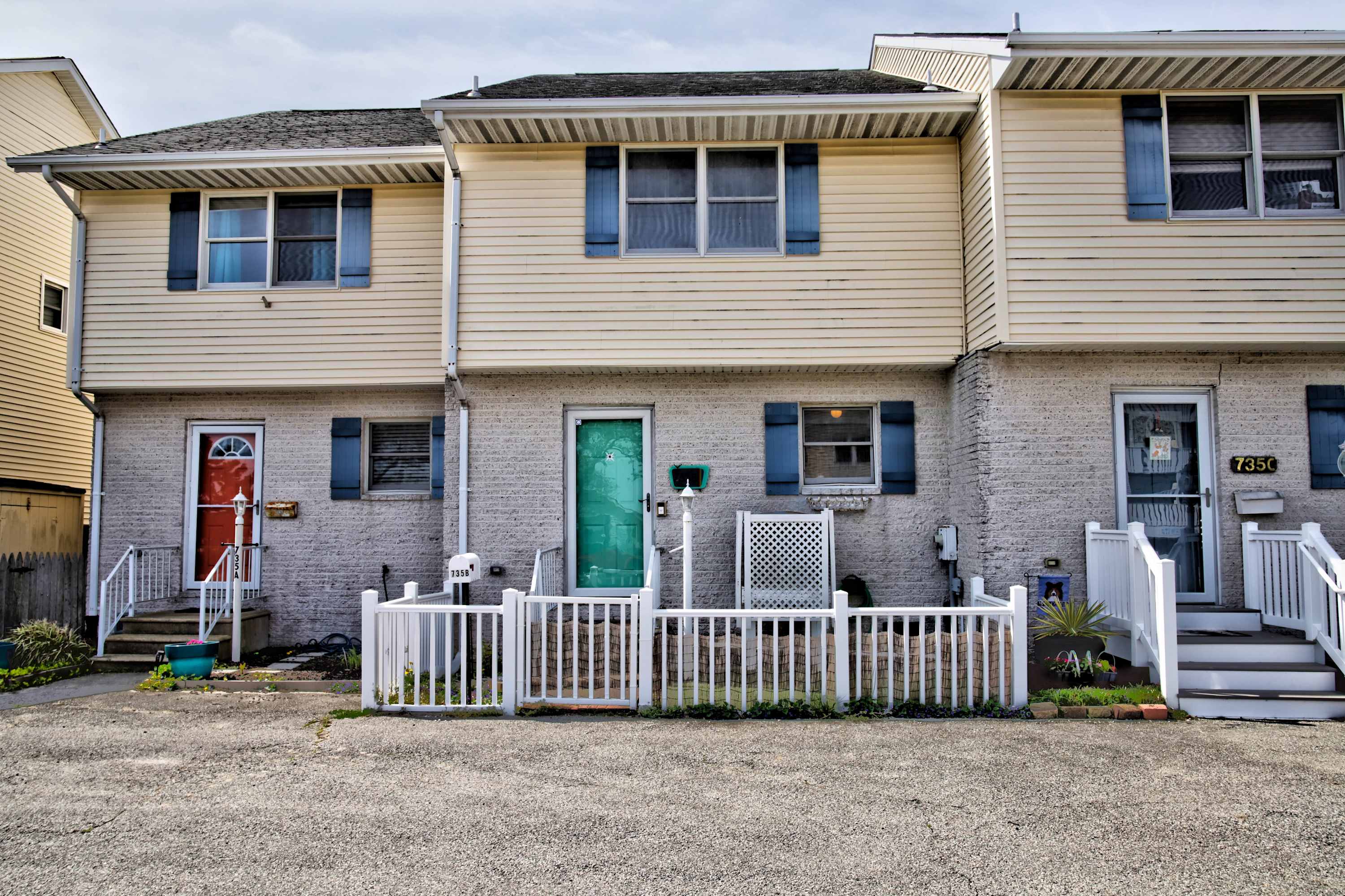 Meadows at Manklin B | Pet Friendly Townhome on 94th Street