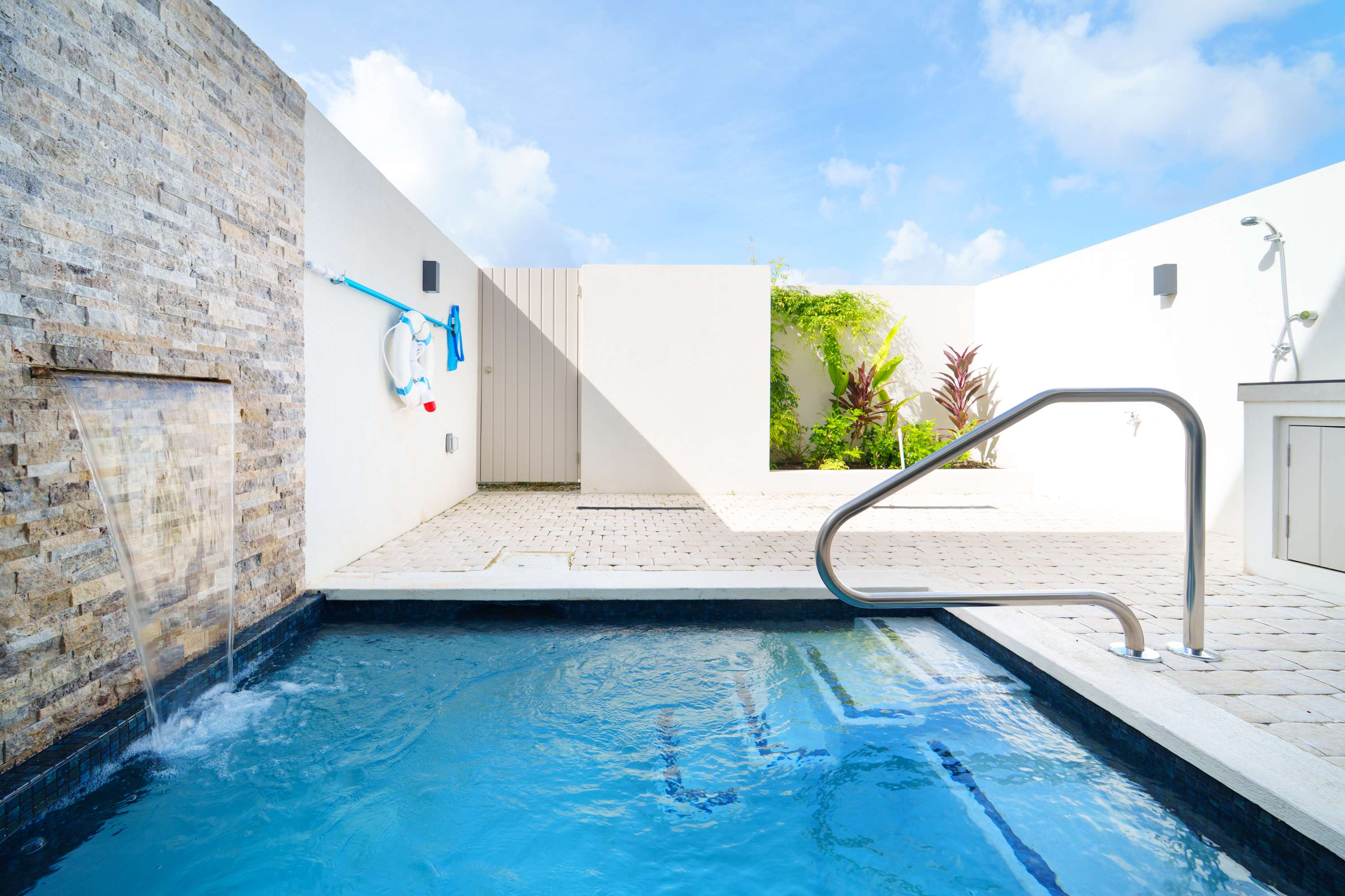 Beach 5min, Elegant 3BR Pool Villa! Near Holetown