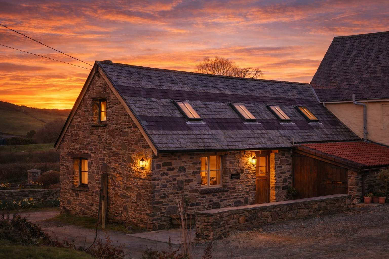 Stylish Coastal Devon Barn | Near Croyde & Saunton Beach with EV charging — Devon, England — vacation rental