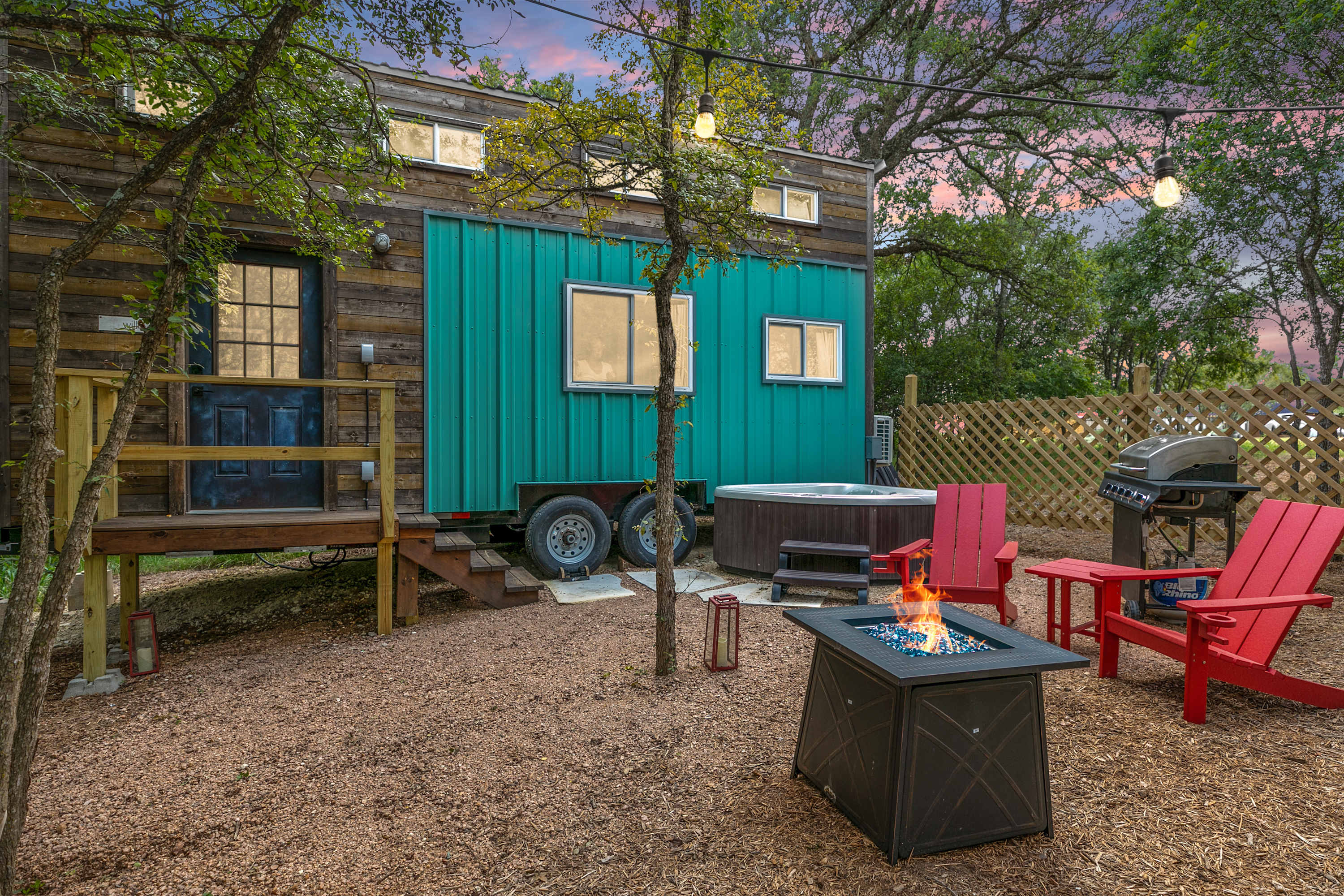Willie Tiny House - Fire Pit & Hot Tub — Fredericksburg, TX — vacation rental