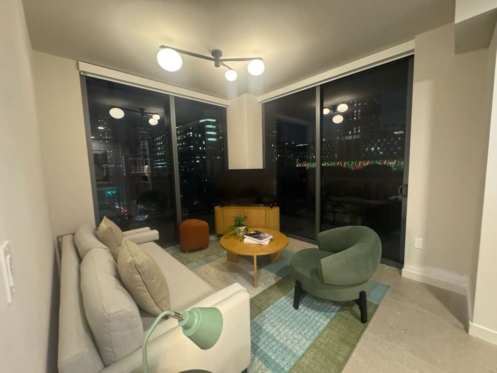 Prime Downtown Location - Rooftop Pool