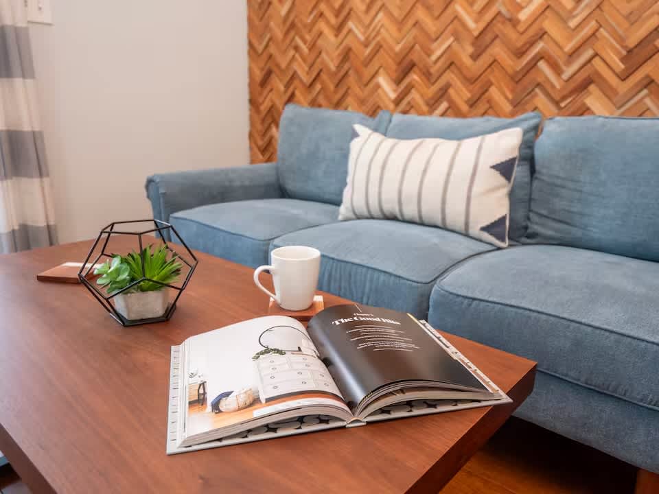 Jennifer's Modern Federal Hill Apt w/Private Deck — Providence, RI — vacation rental