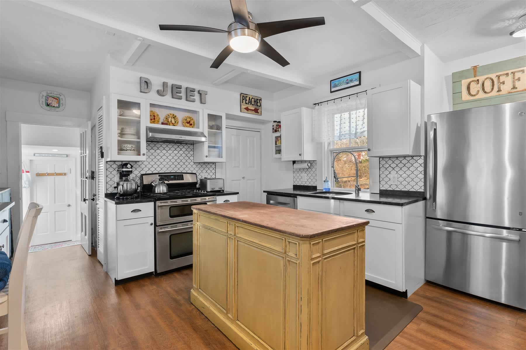 New 2026 7 Bedroom Cape Cod Escape with Guest House Near Craigville Beach 8