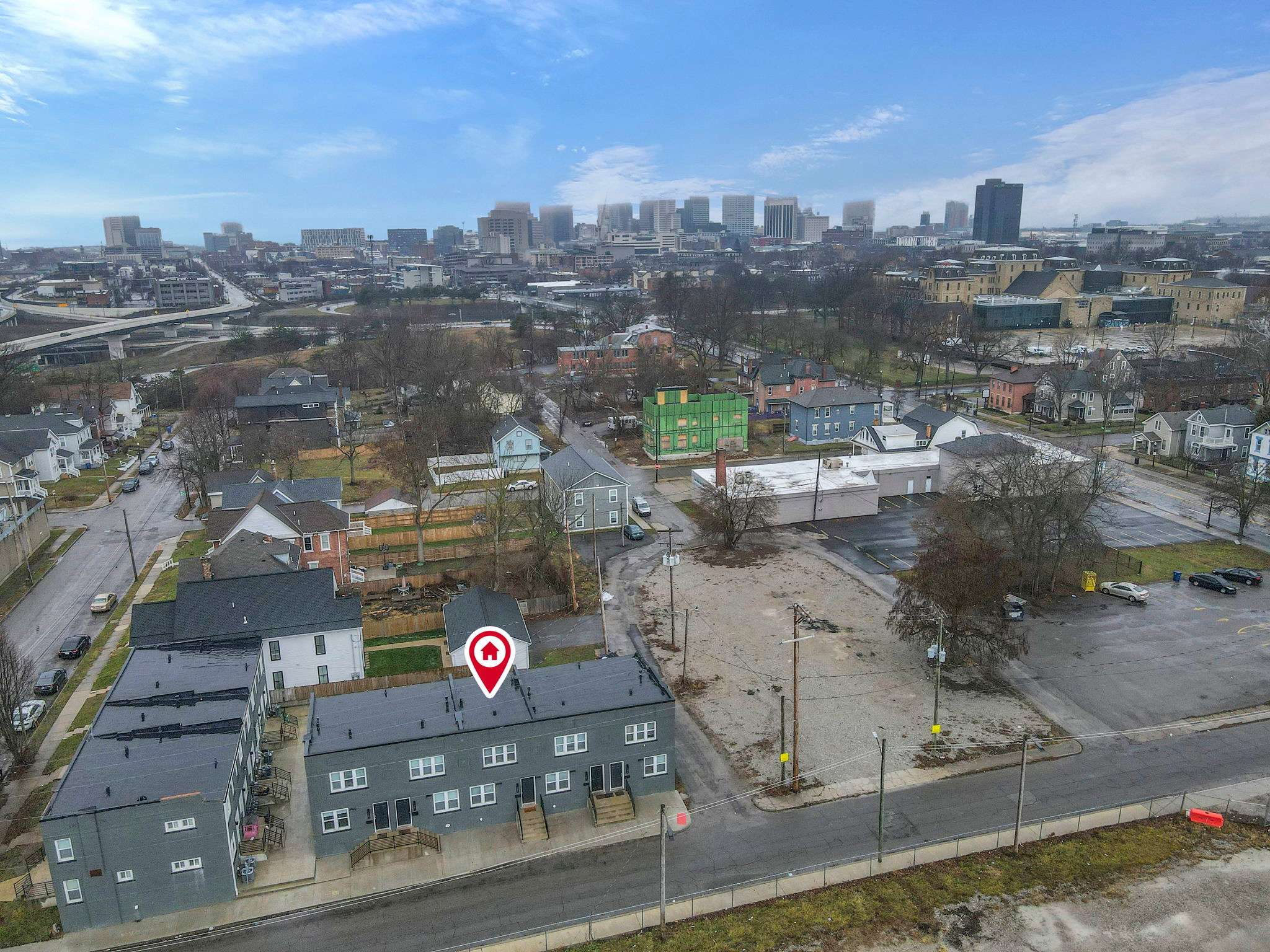 Modern Townhouse in Historic Building Walk to Downtown