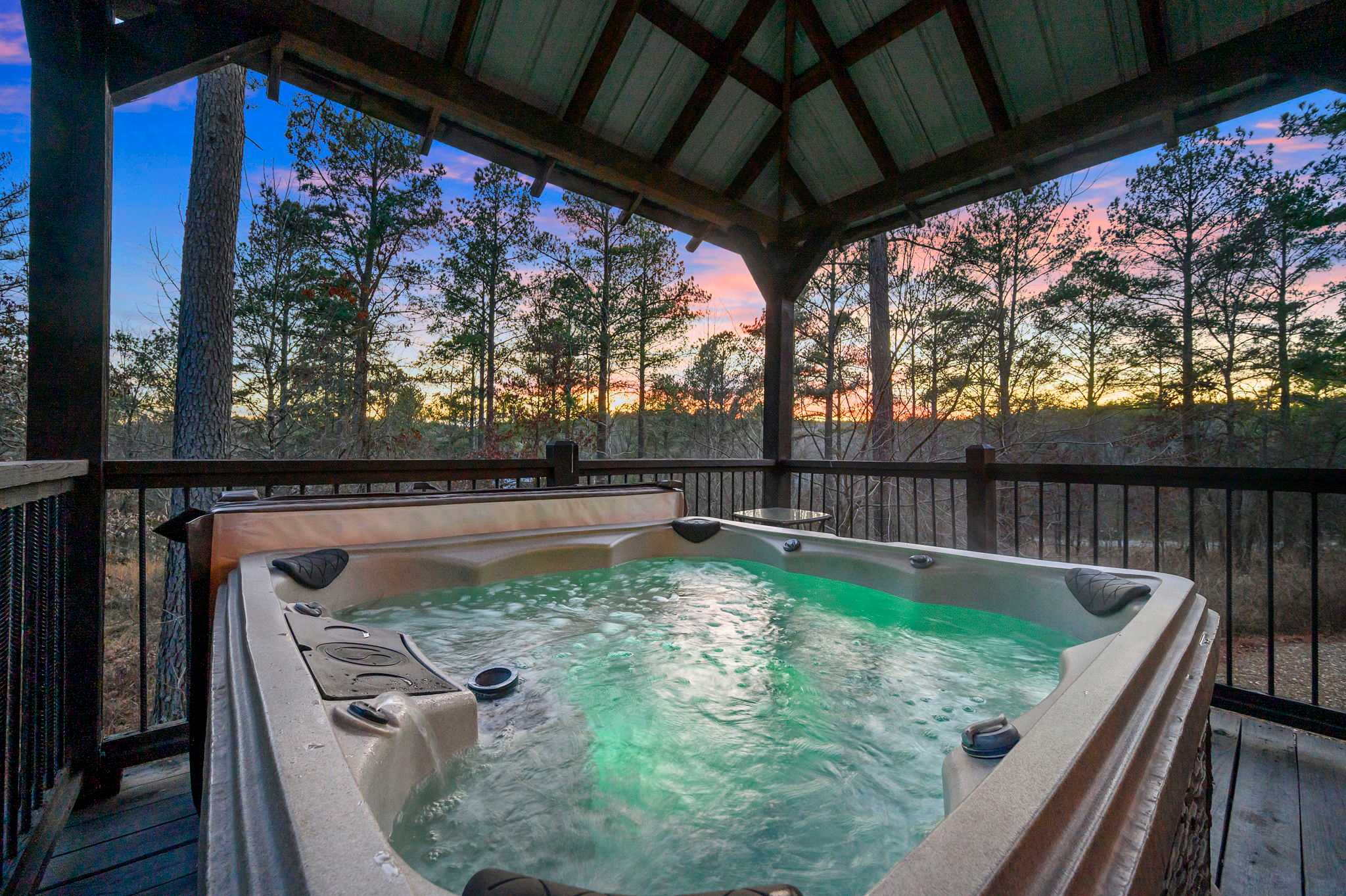 New! Eagle Hollow! Hot Tub-Arcade-Foosball-Firepit