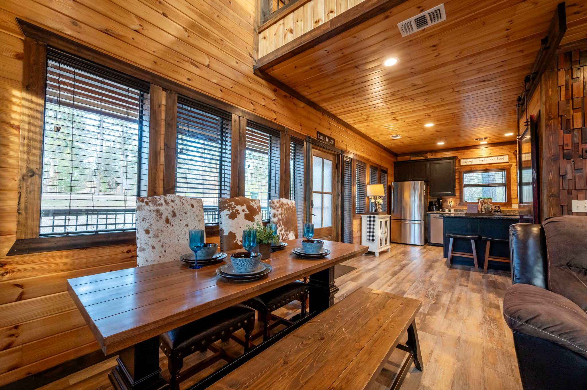 New! Eagle Hollow! Hot Tub-Arcade-Foosball-Firepit