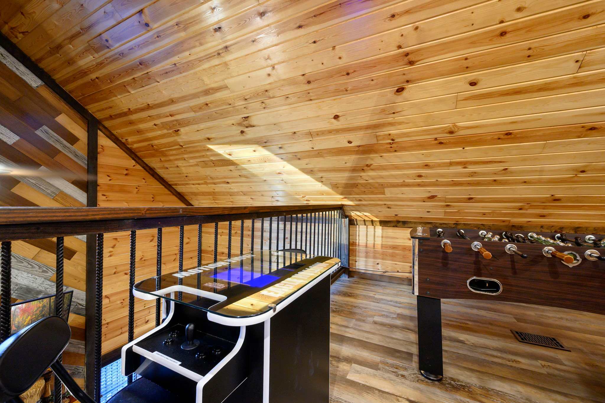 New! Eagle Hollow! Hot Tub-Arcade-Foosball-Firepit