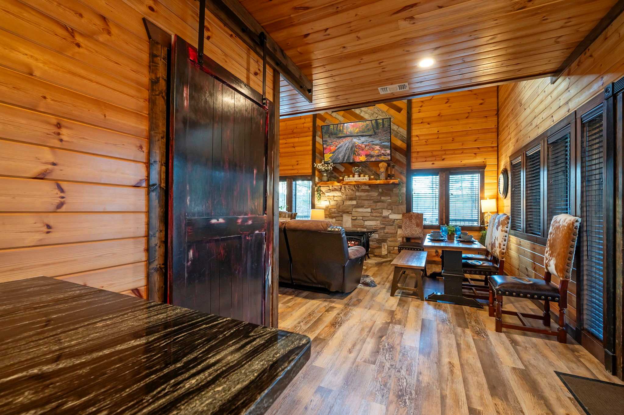 New! Eagle Hollow! Hot Tub-Arcade-Foosball-Firepit