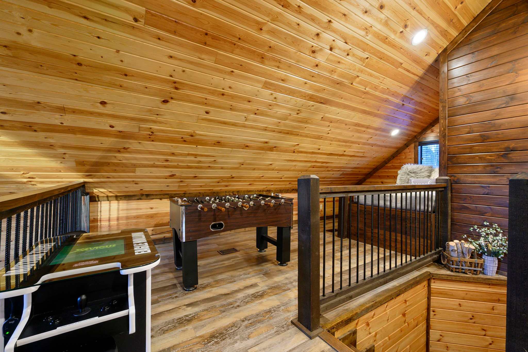 New! Eagle Hollow! Hot Tub-Arcade-Foosball-Firepit