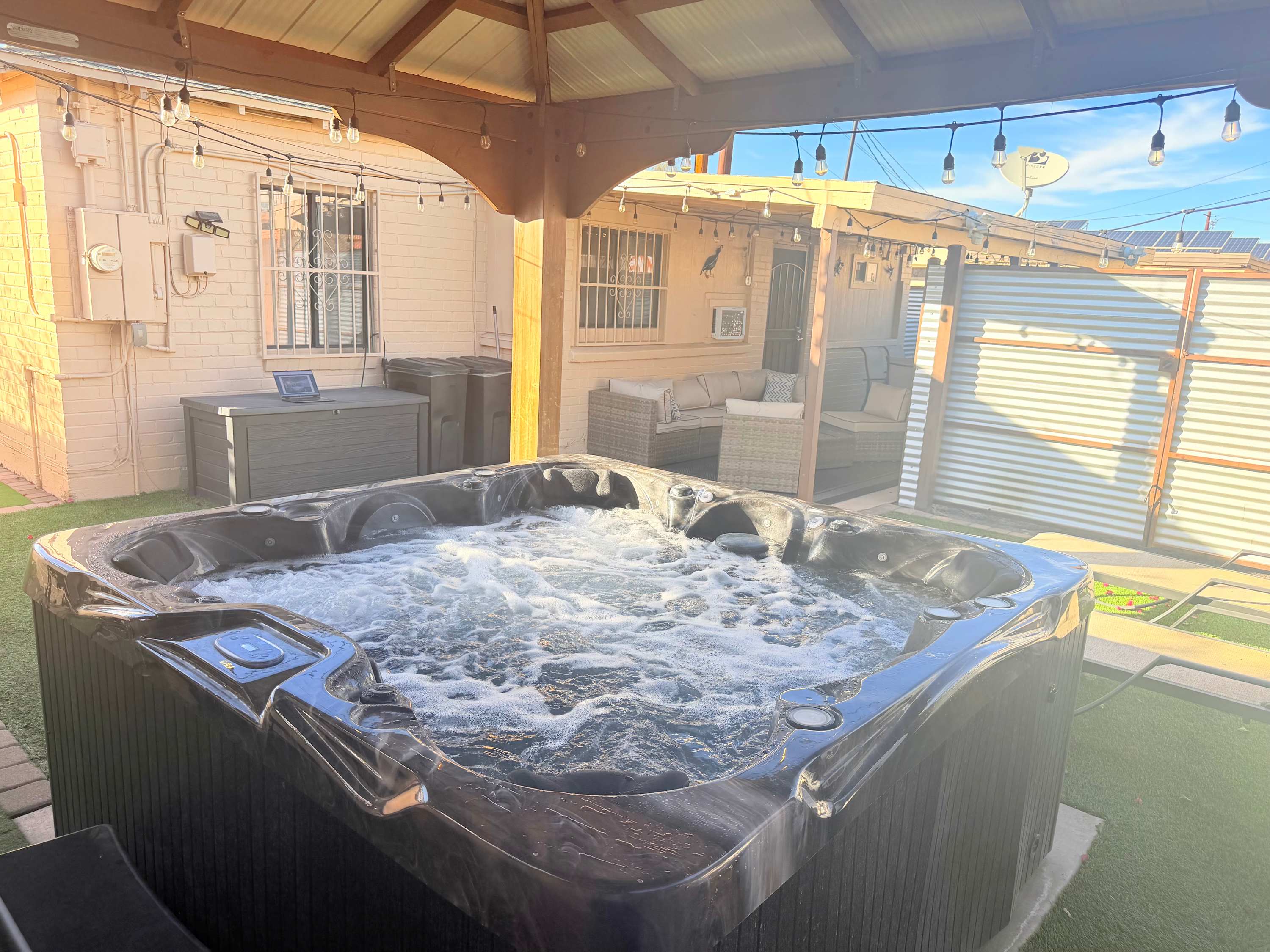 4BR 2BA Home Jacuzzi Mins from The UofA & Downtown — Tucson, AZ — vacation rental