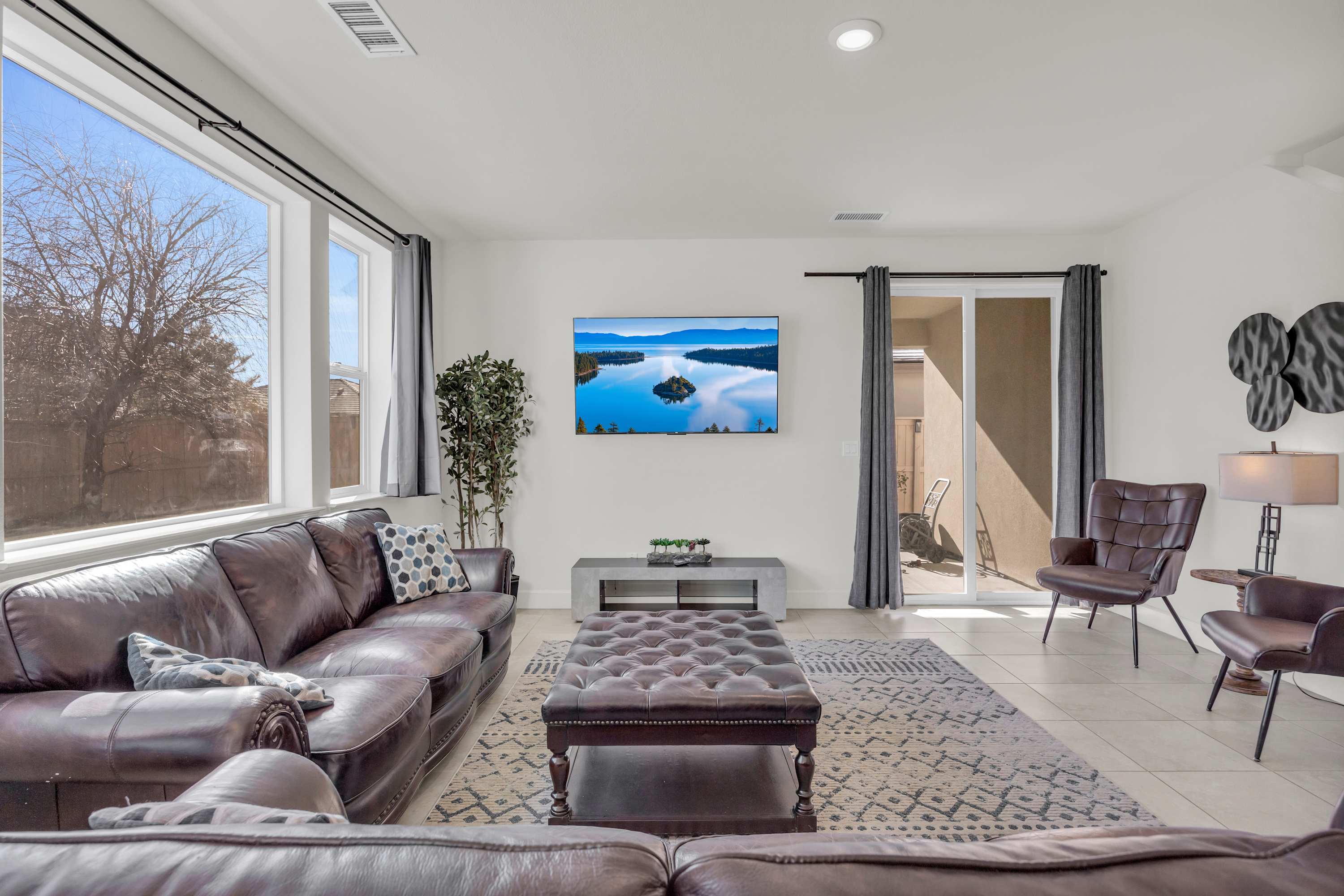 5 BD/3.5 Bathroom/sleeps19 — Reno, NV — vacation rental