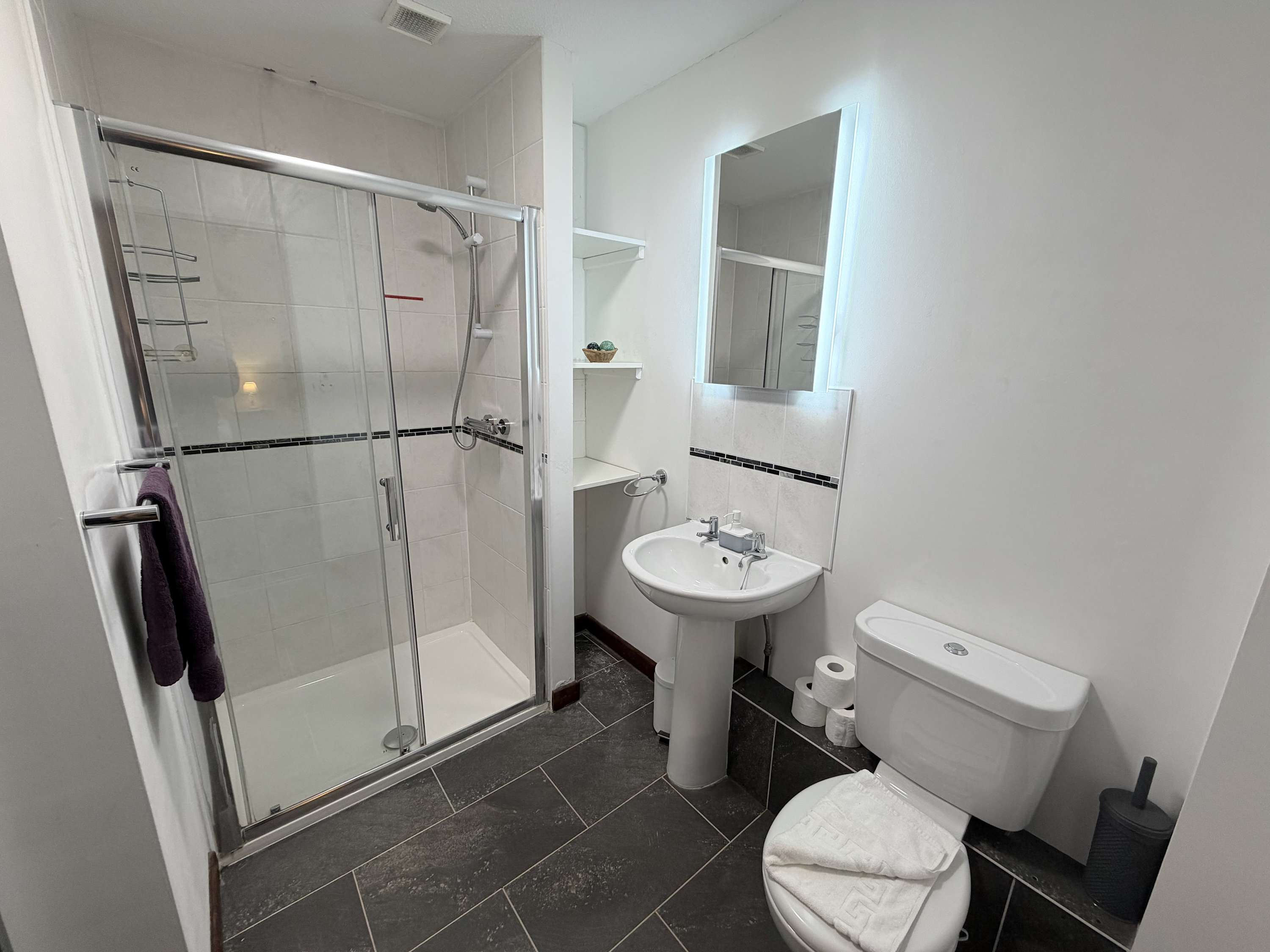 View Millbrook House Apartments 2 - One bedroom first floor apartment next to Milton Park in High Street OX14 4EL Millbrook House Apartments 2 - One bedroom first floor apartment next to Milton Park in High Street OX14 4EL - Property image 4 - VivreStays