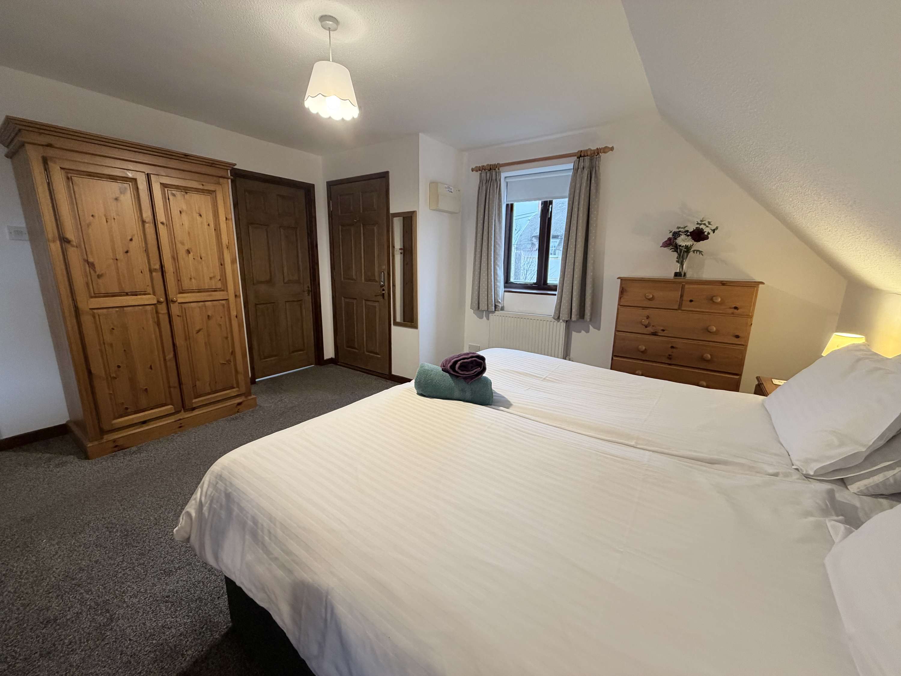 View Millbrook House Apartments 2 - One bedroom first floor apartment next to Milton Park in High Street OX14 4EL Millbrook House Apartments 2 - One bedroom first floor apartment next to Milton Park in High Street OX14 4EL - Property image 7 - VivreStays
