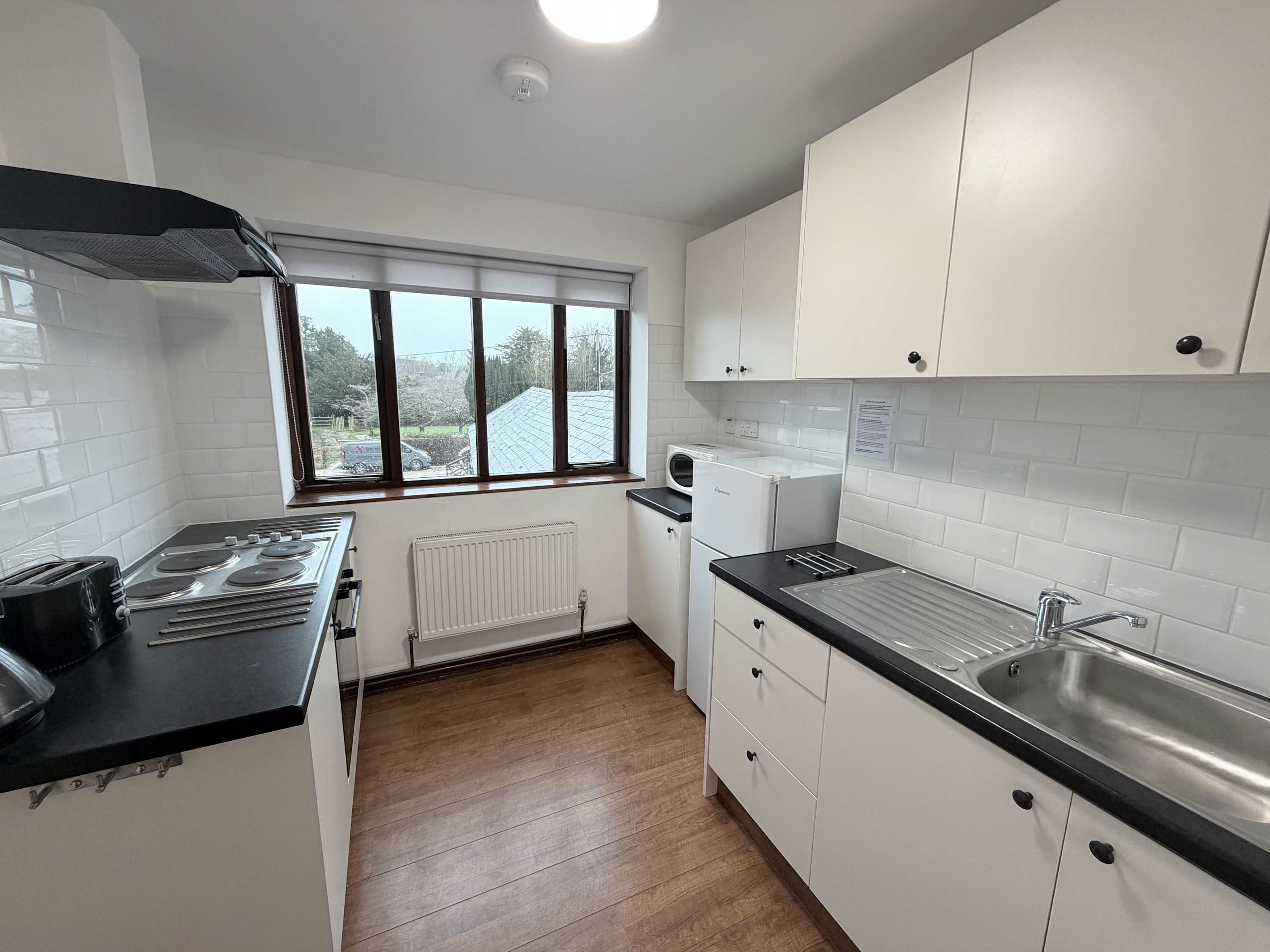 View Millbrook House Apartments 2 - One bedroom first floor apartment next to Milton Park in High Street OX14 4EL Millbrook House Apartments 2 - One bedroom first floor apartment next to Milton Park in High Street OX14 4EL - Property image 3 - VivreStays
