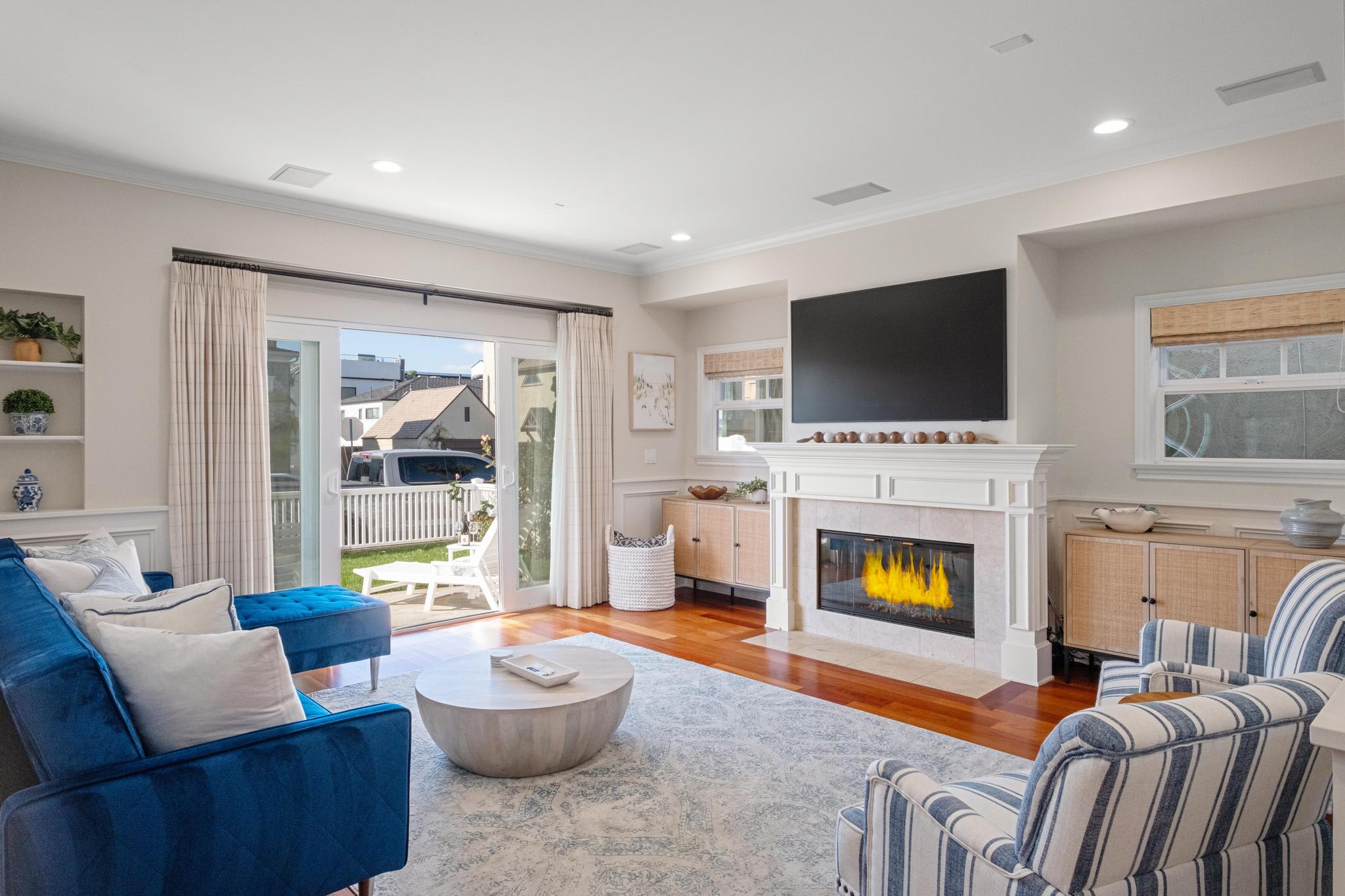 4br Beach House Steps from Sand - AC, Parking, BBQ