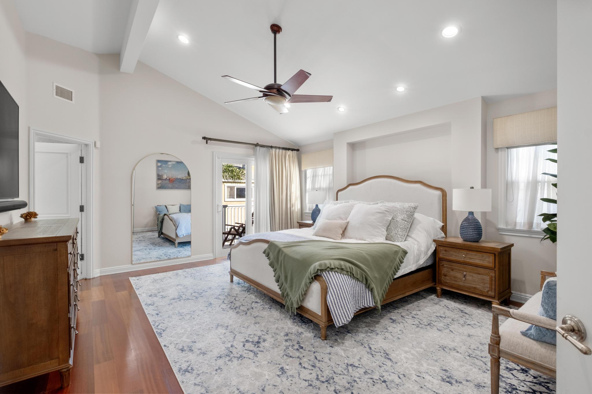 4br Beach House Steps from Sand - AC, Parking, BBQ