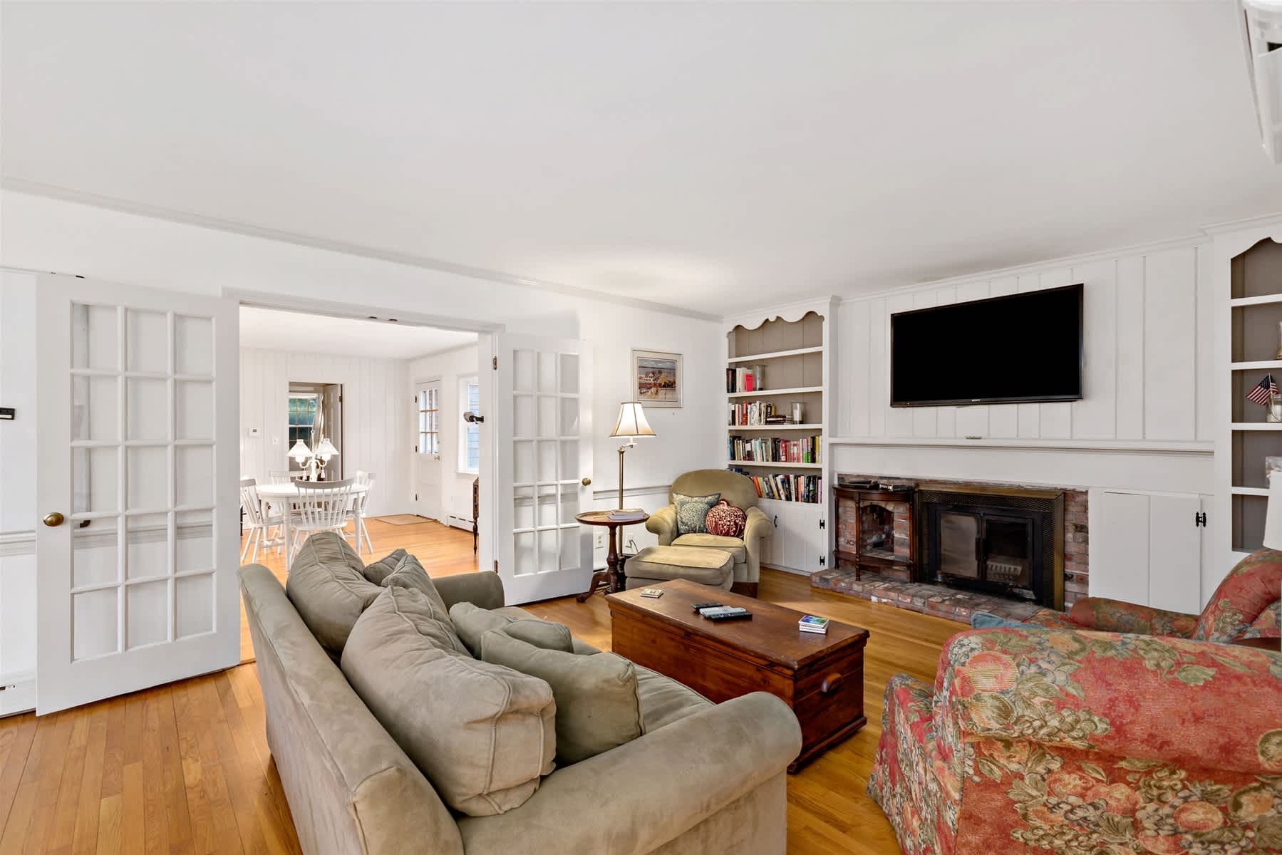 New 2026 Spacious Family Retreat in Centerville Just Minutes from Craigville Beach 8