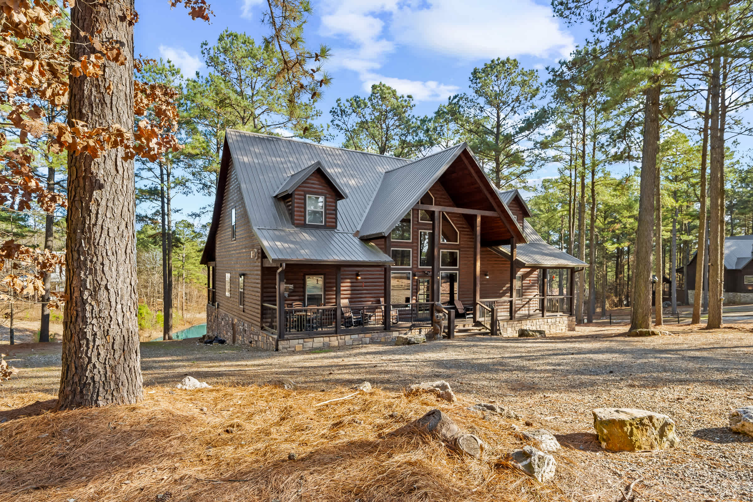 New! Answered Prayers! Pond! Hot Tub! Sleep 22!