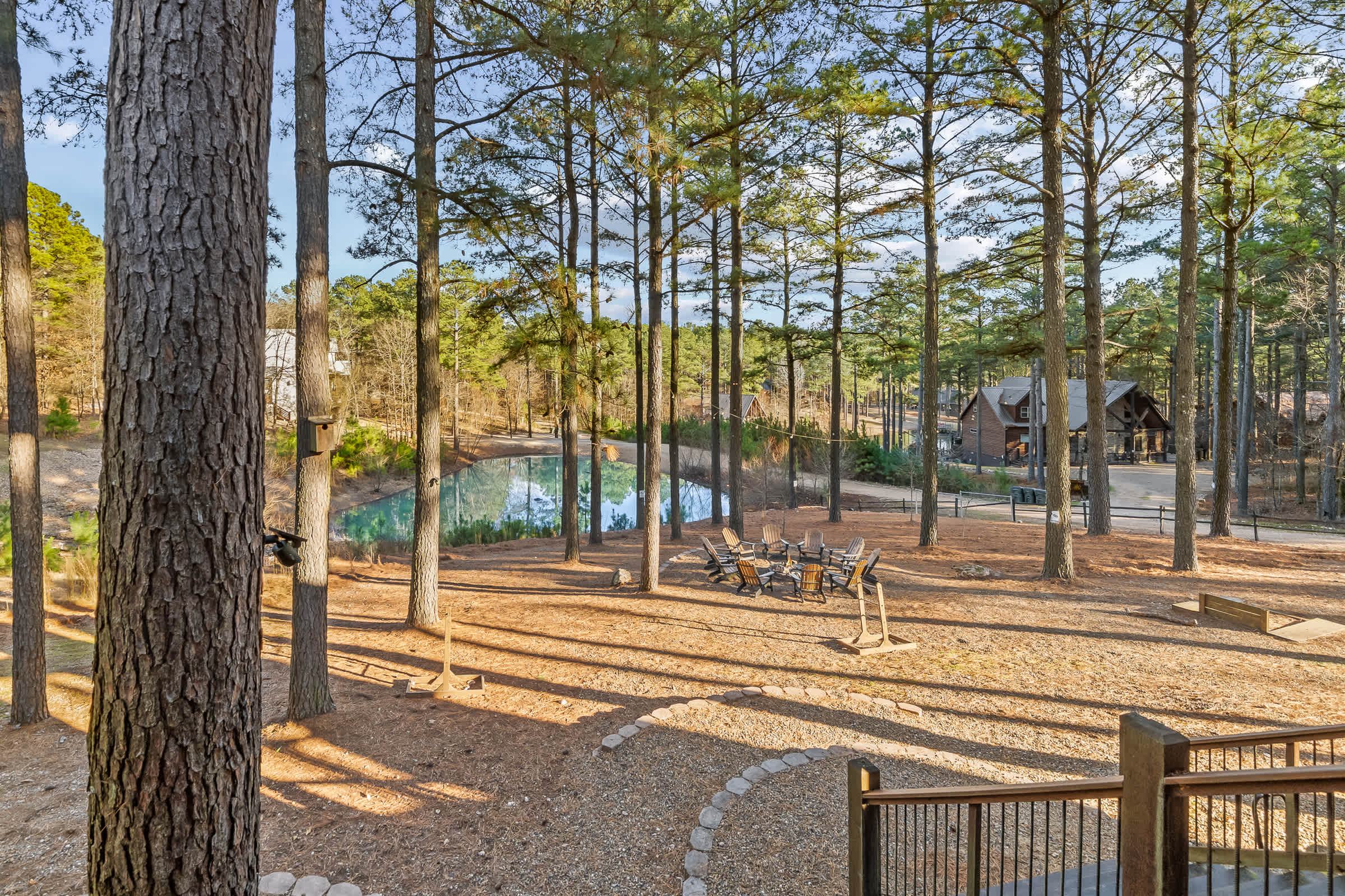 New! Answered Prayers! Pond! Hot Tub! Sleep 22!