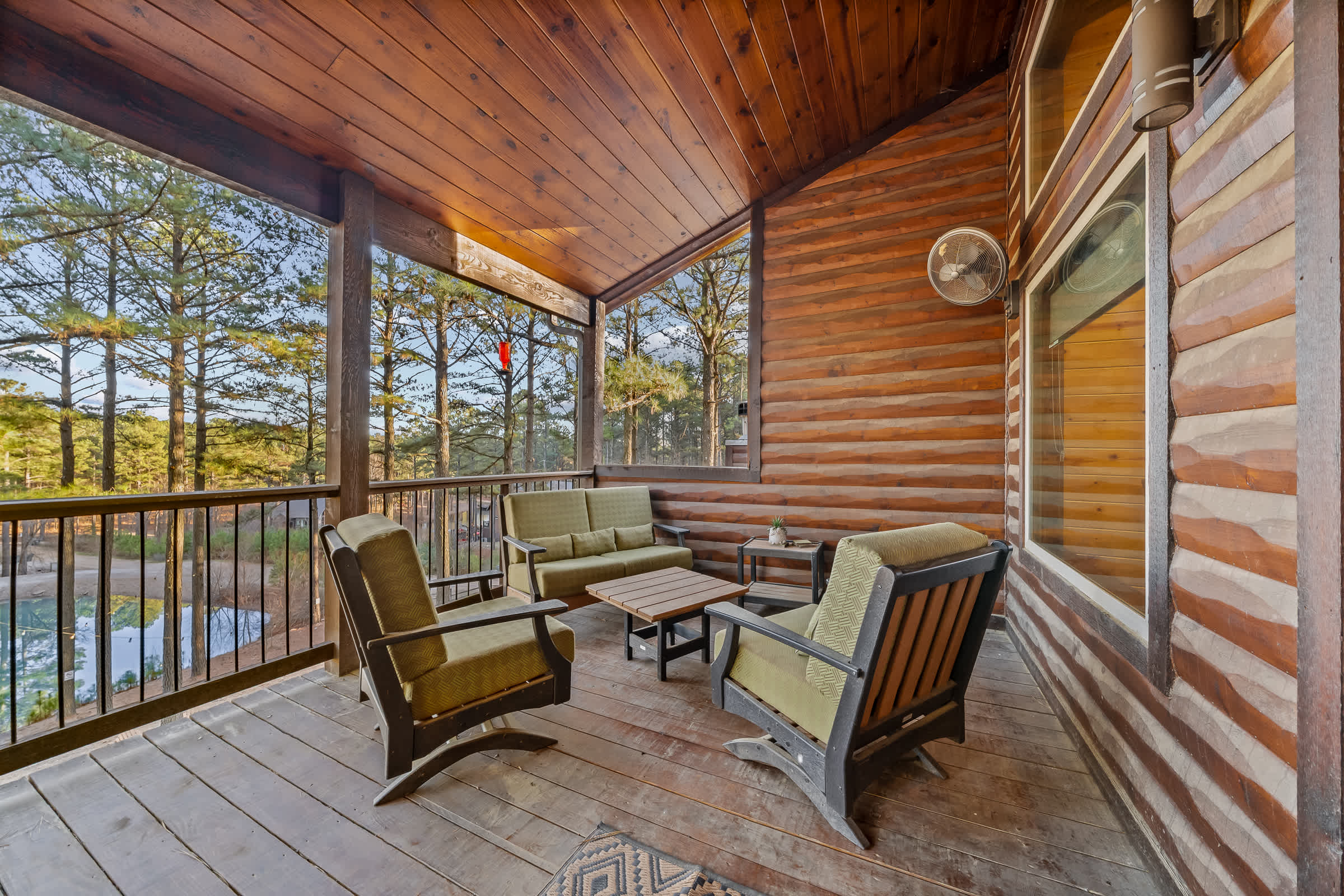 New! Answered Prayers! Pond! Hot Tub! Sleep 22!