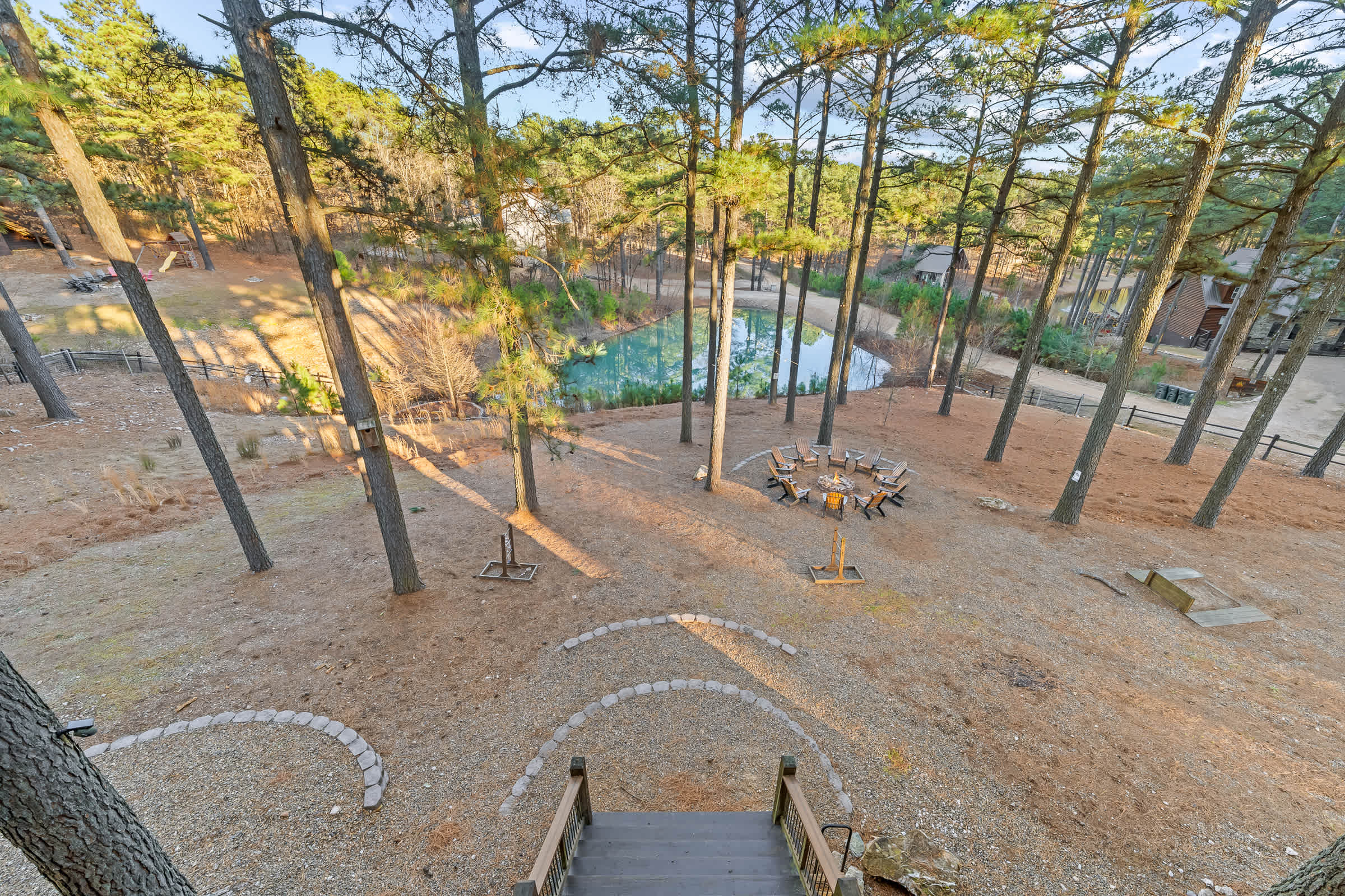 New! Answered Prayers! Pond! Hot Tub! Sleep 22!