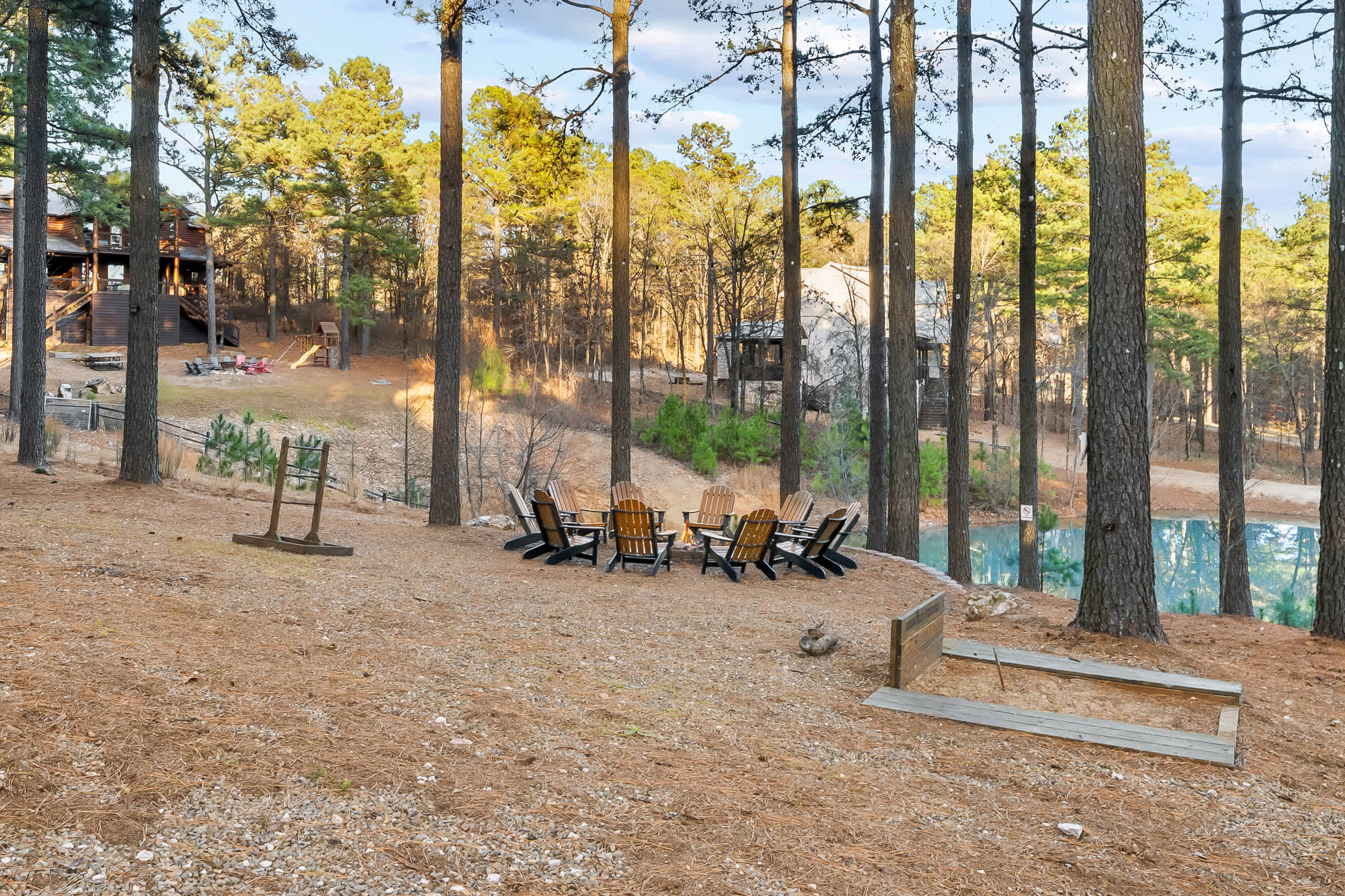 New! Answered Prayers! Pond! Hot Tub! Sleep 22!
