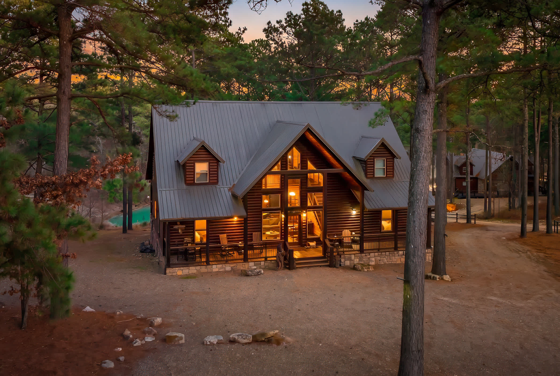 New! Answered Prayers! Pond! Hot Tub! Sleep 22!