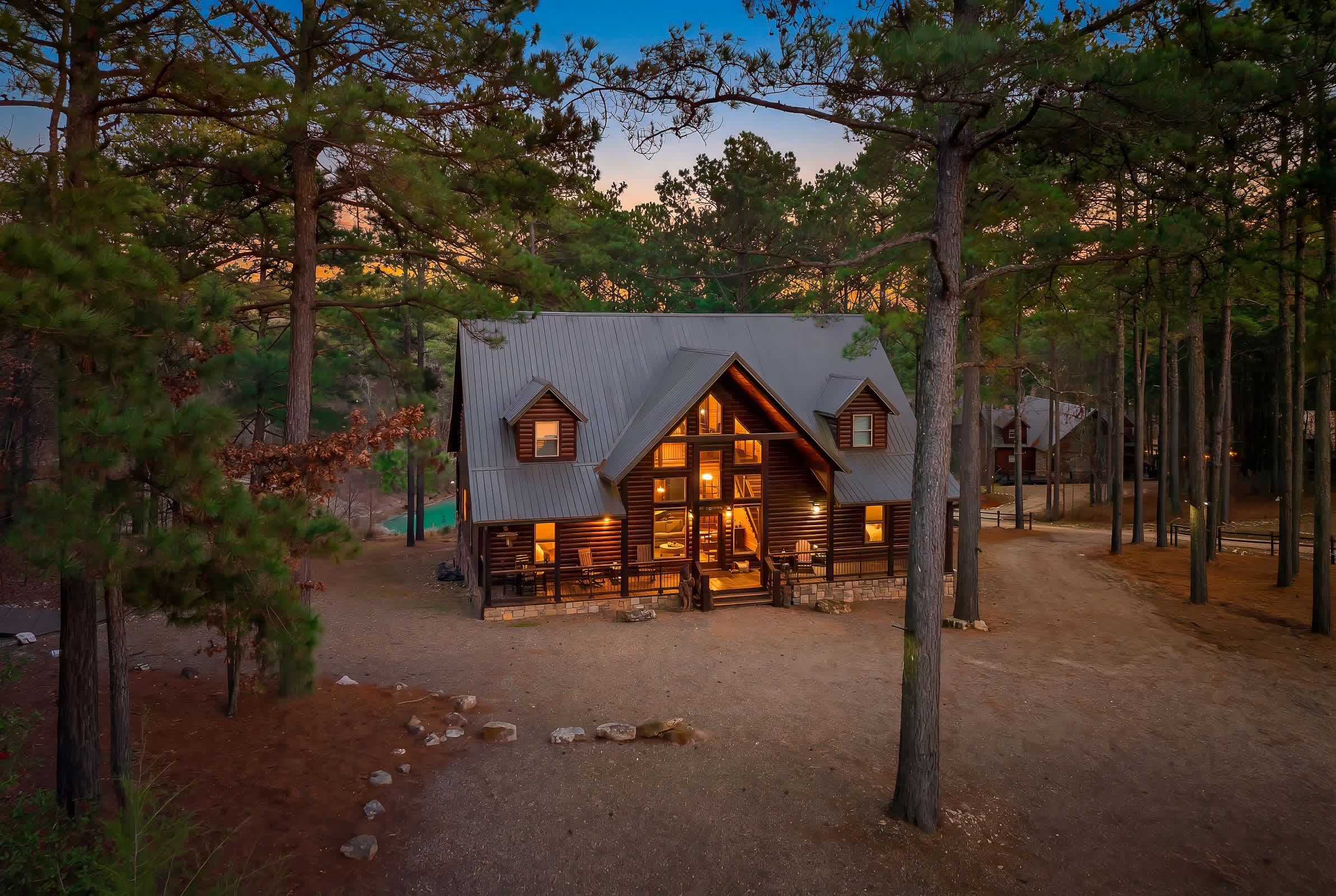 New! Answered Prayers! Pond! Hot Tub! Sleep 22!