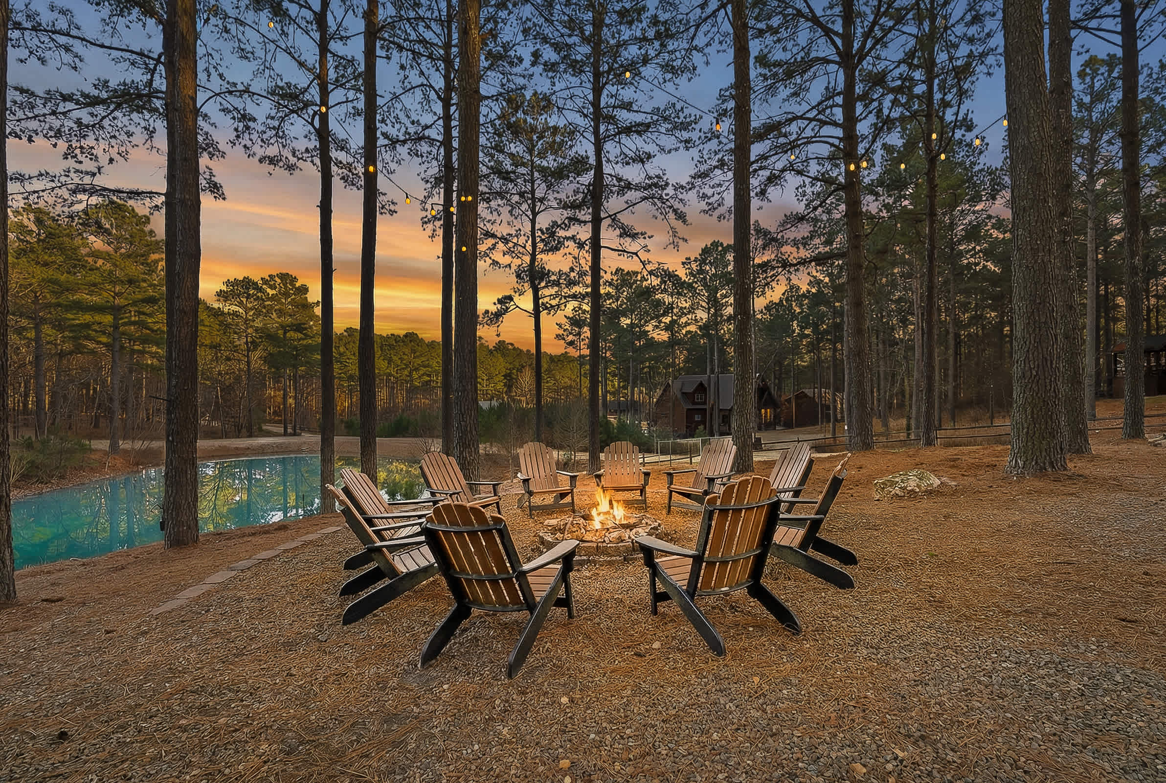 New! Answered Prayers! Pond! Hot Tub! Sleep 22!