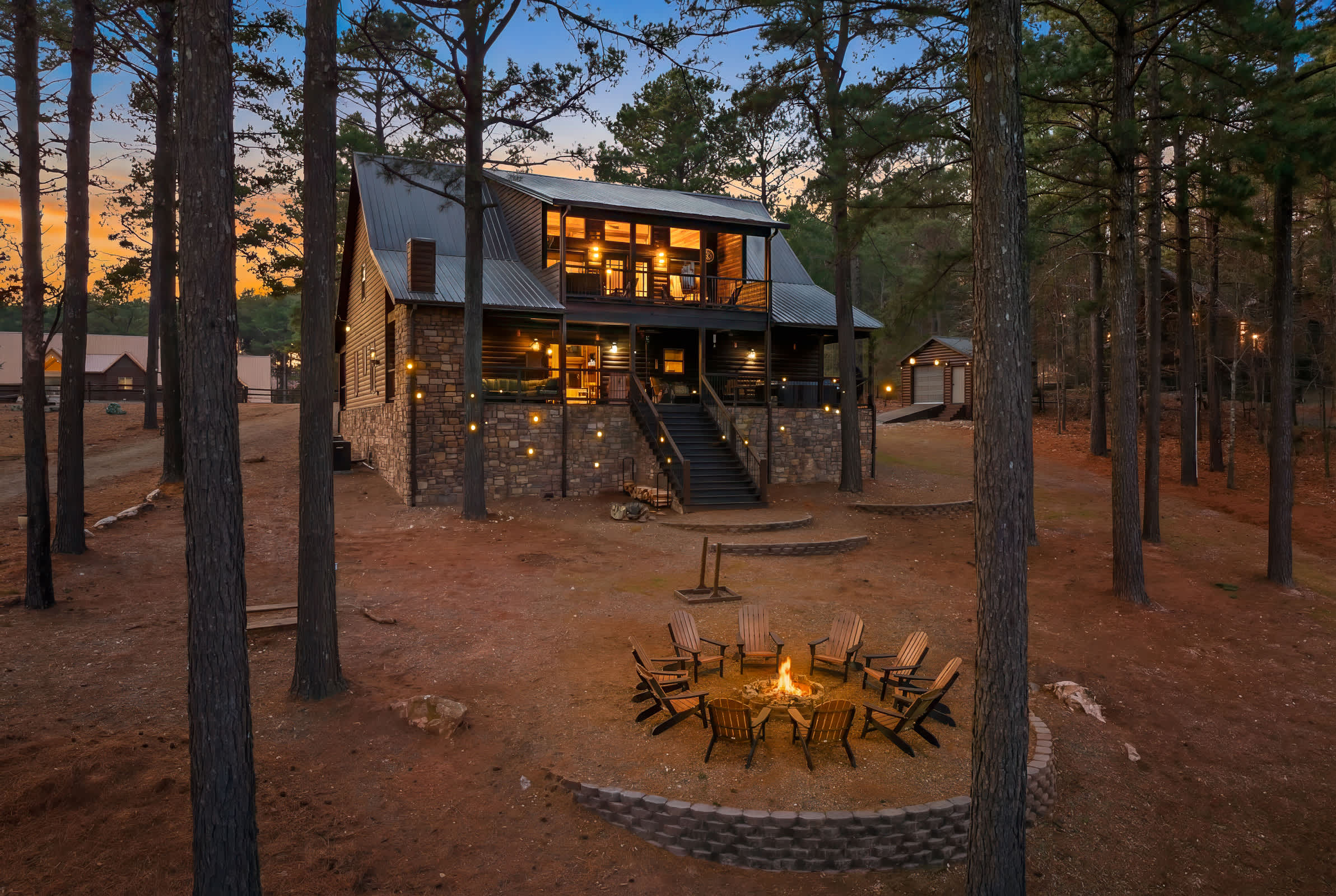 New! Answered Prayers! Pond! Hot Tub! Sleep 22!