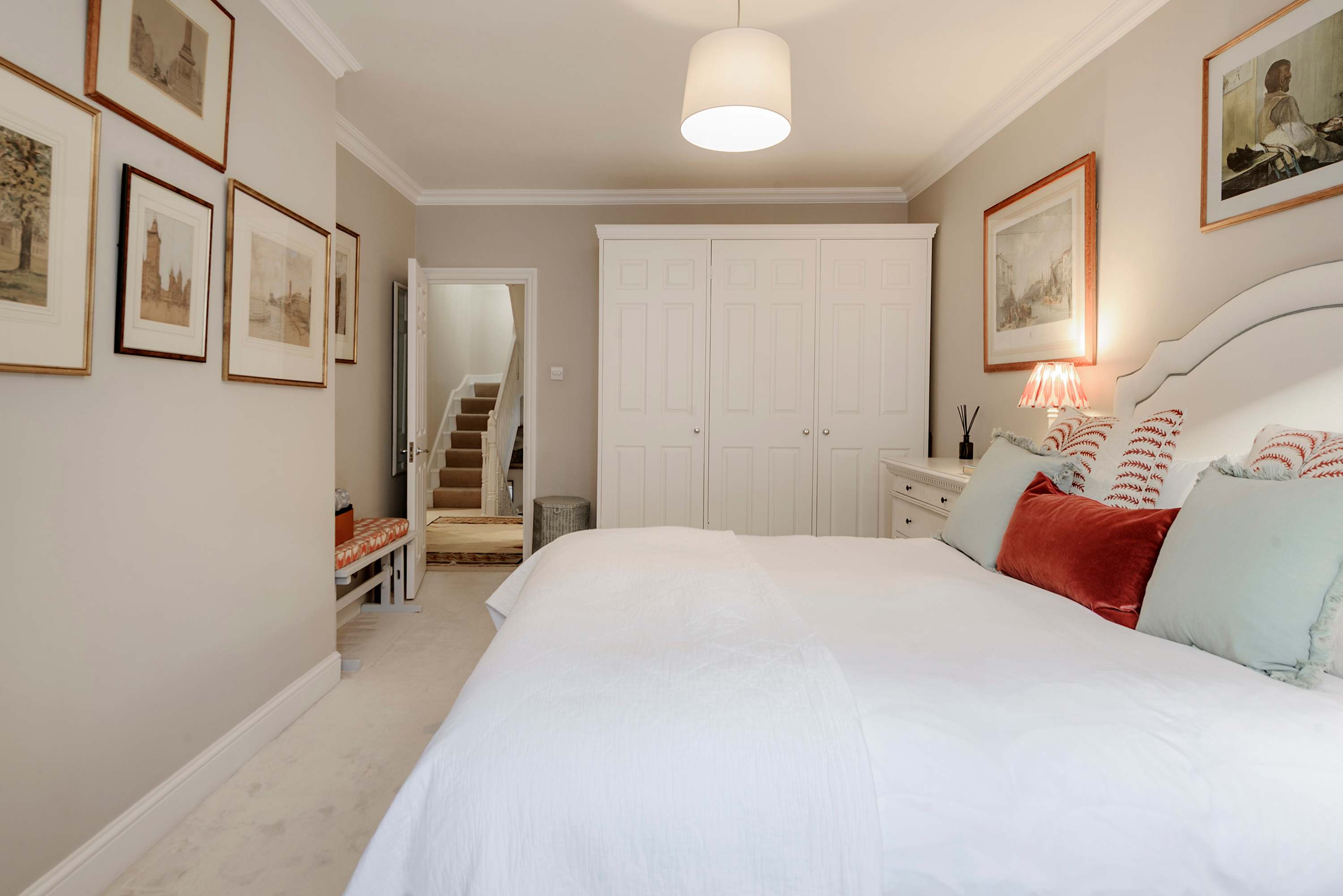 View Divine Mews House - South Kensington in Princes Gate Mews 52 SW7 2PR Divine Mews House - South Kensington in Princes Gate Mews 52 SW7 2PR - Property image 25 - VivreStays
