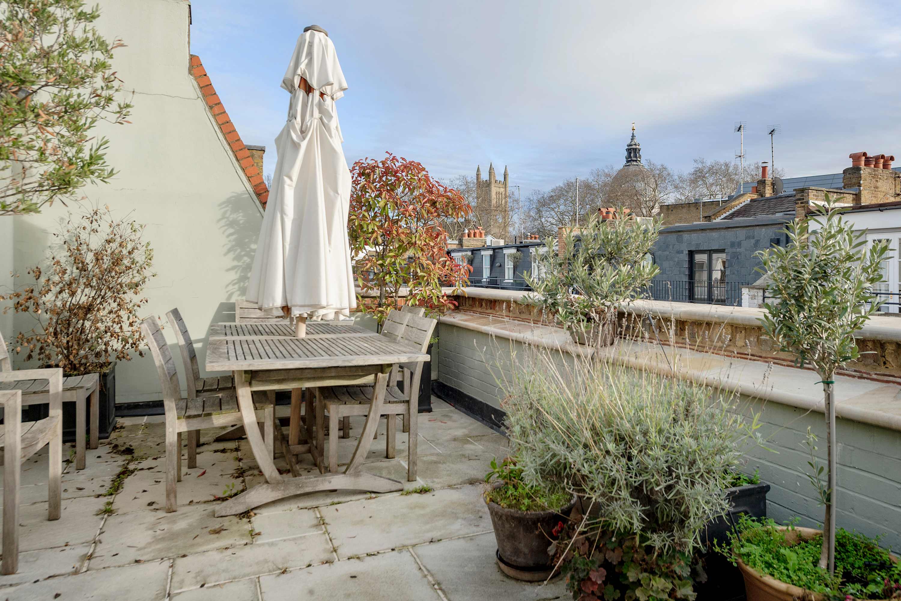 View Divine Mews House - South Kensington in Princes Gate Mews 52 SW7 2PR Divine Mews House - South Kensington in Princes Gate Mews 52 SW7 2PR - Property image 4 - VivreStays