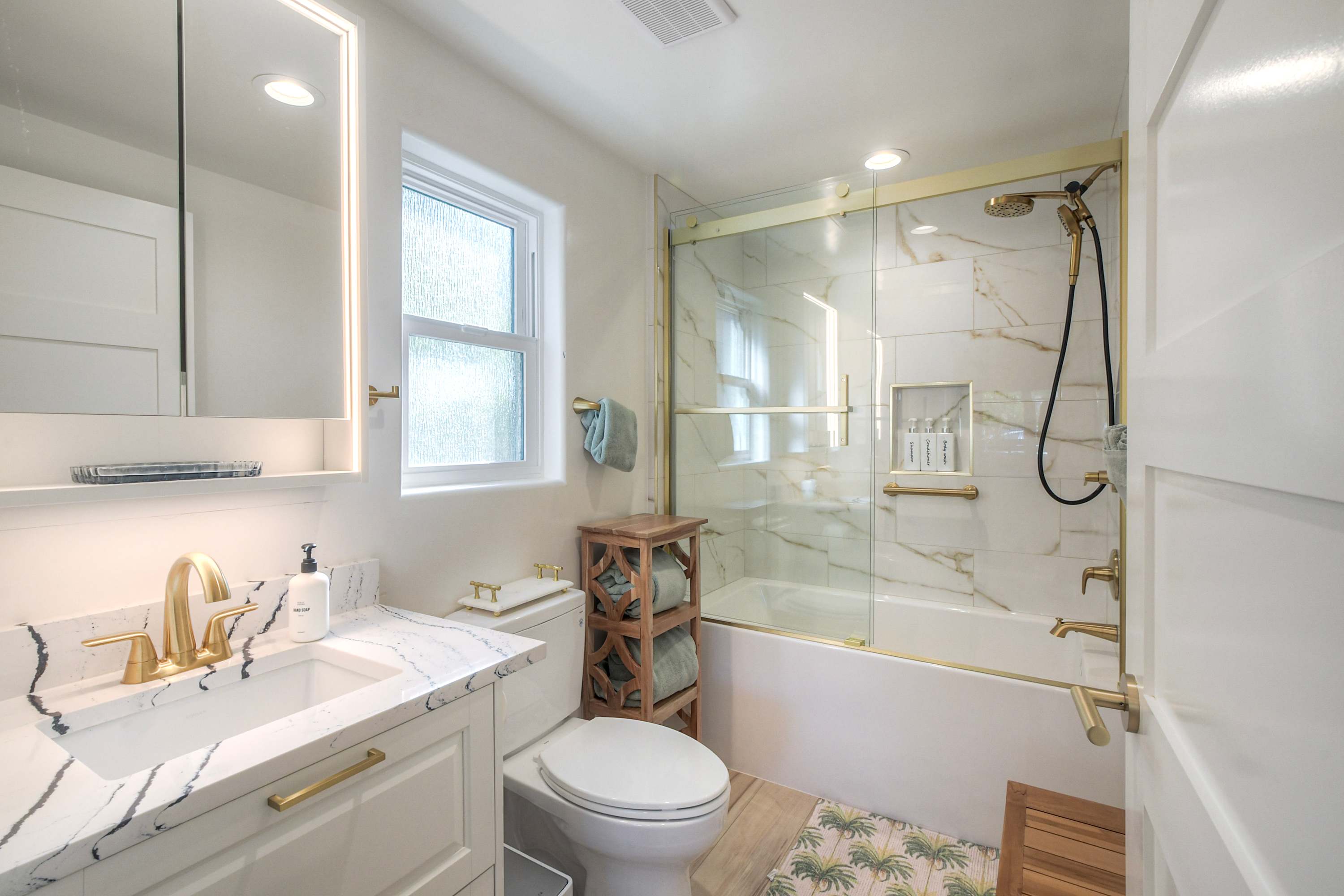 Monarch Cove - Unit A  For 7ppl 5