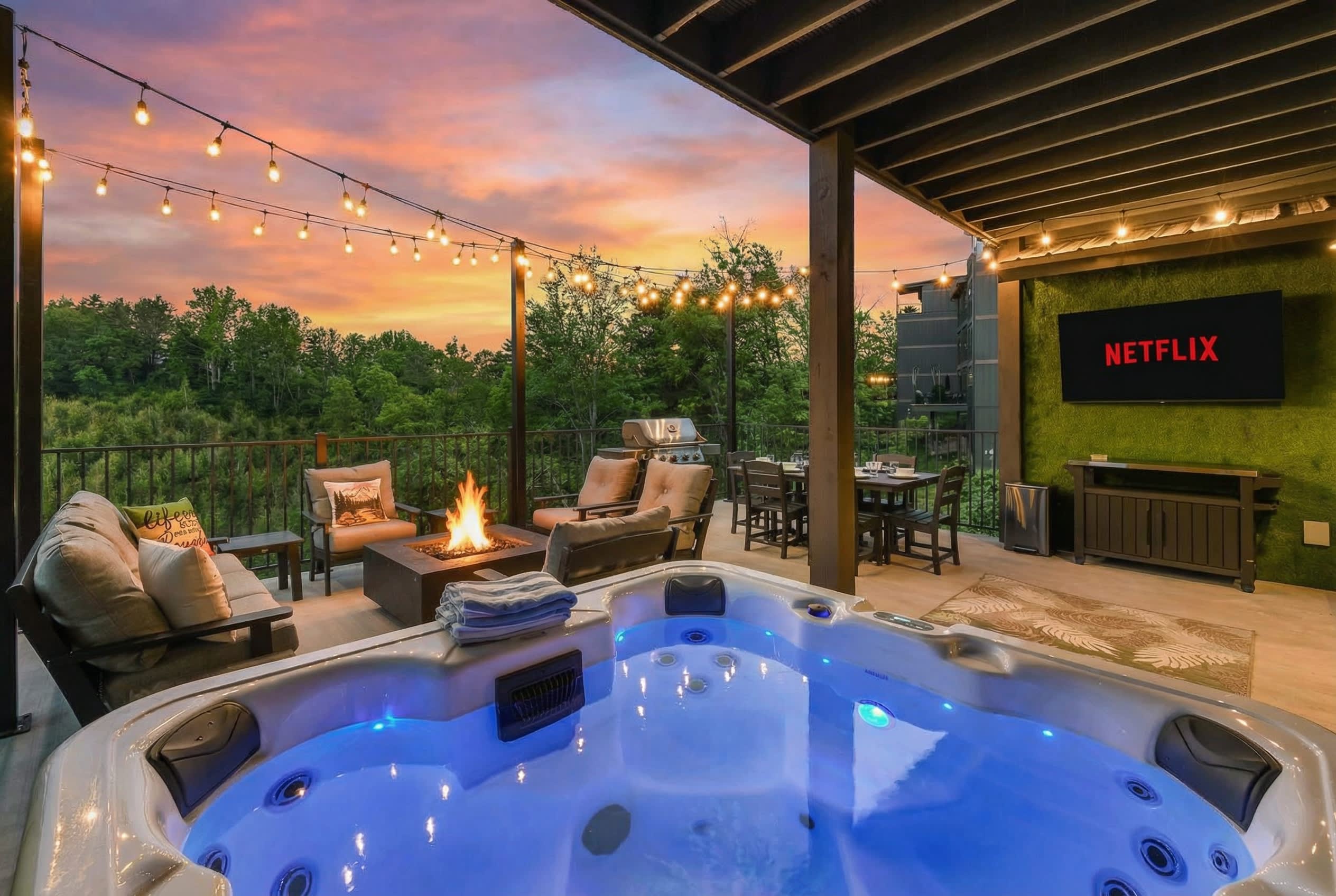 Luxury Chalet | 26 Guests | Indoor Pool | Arcades | Resort Amenities — Sevier County, TN — vacation rental