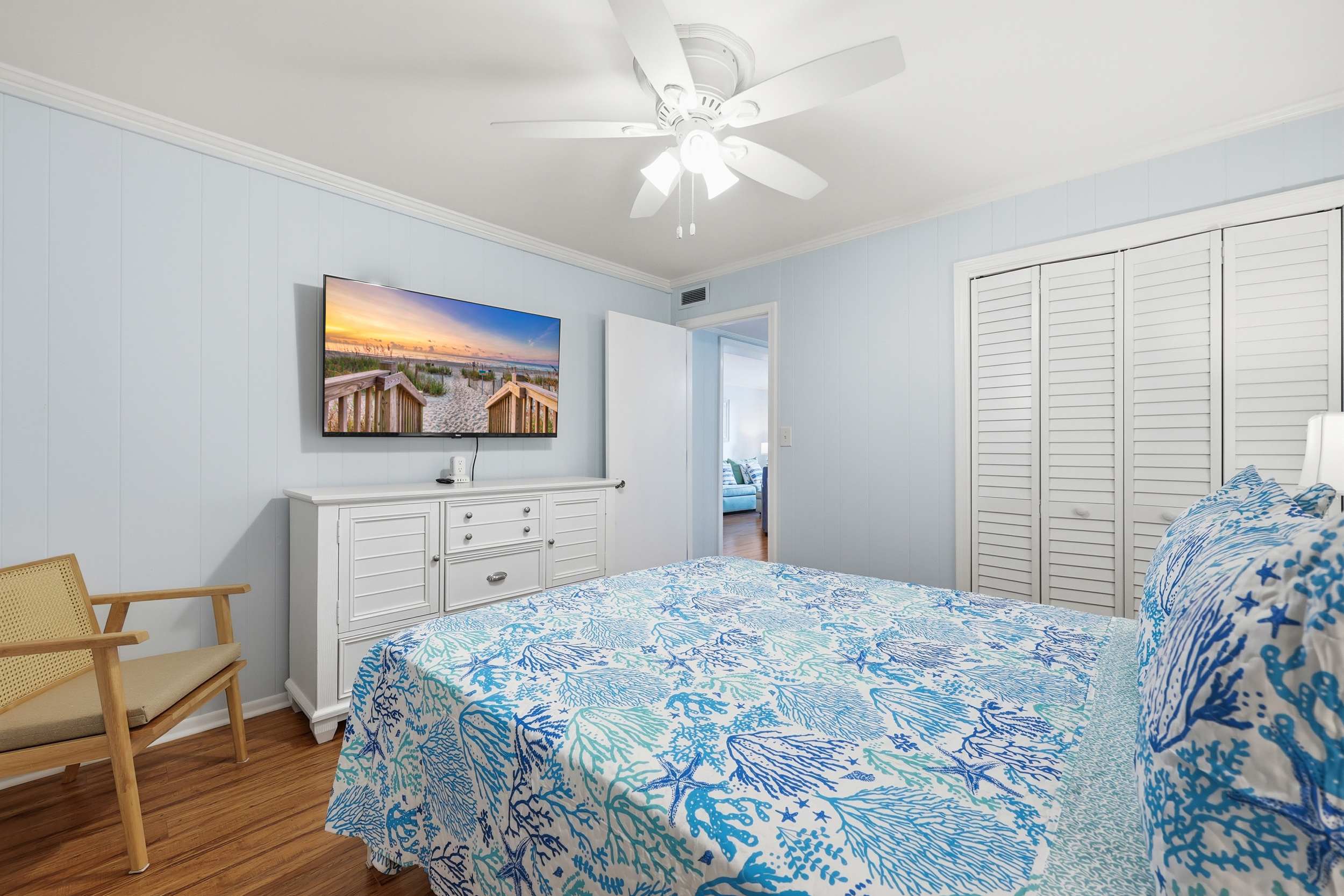 Shoreline Glimmer at Sea Cabin w Pool