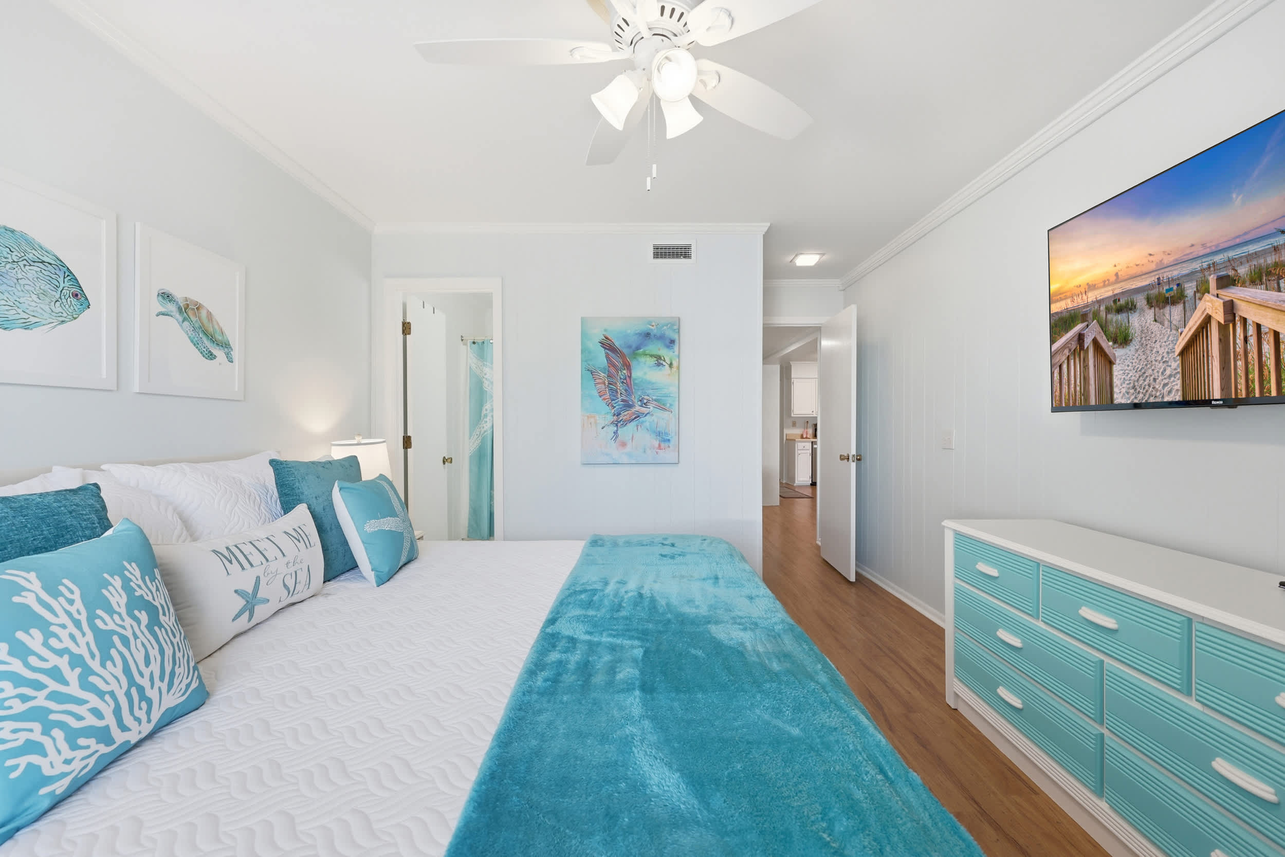 Shoreline Glimmer at Sea Cabin w Pool