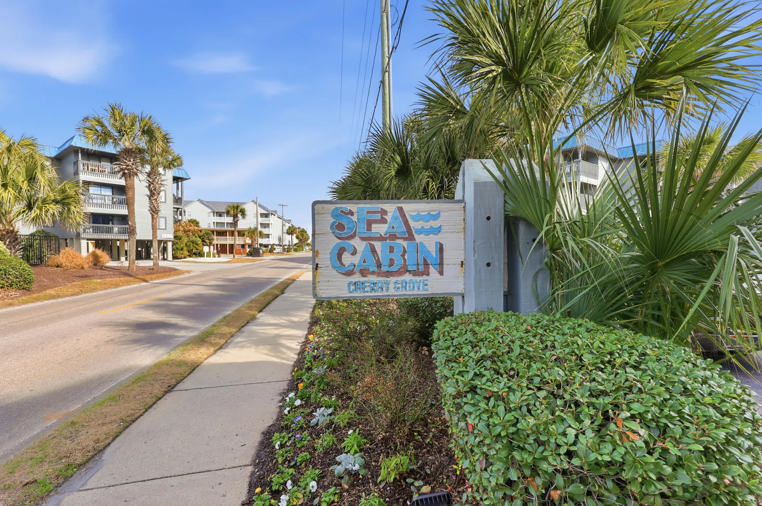 Shoreline Glimmer at Sea Cabin w Pool