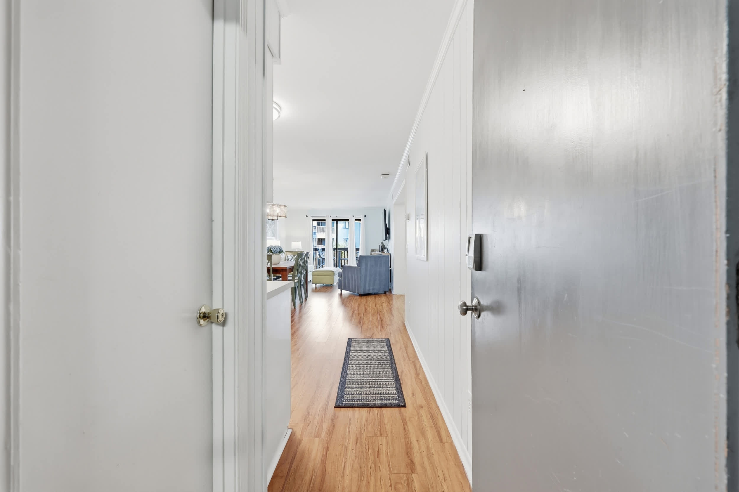 Shoreline Glimmer at Sea Cabin w Pool