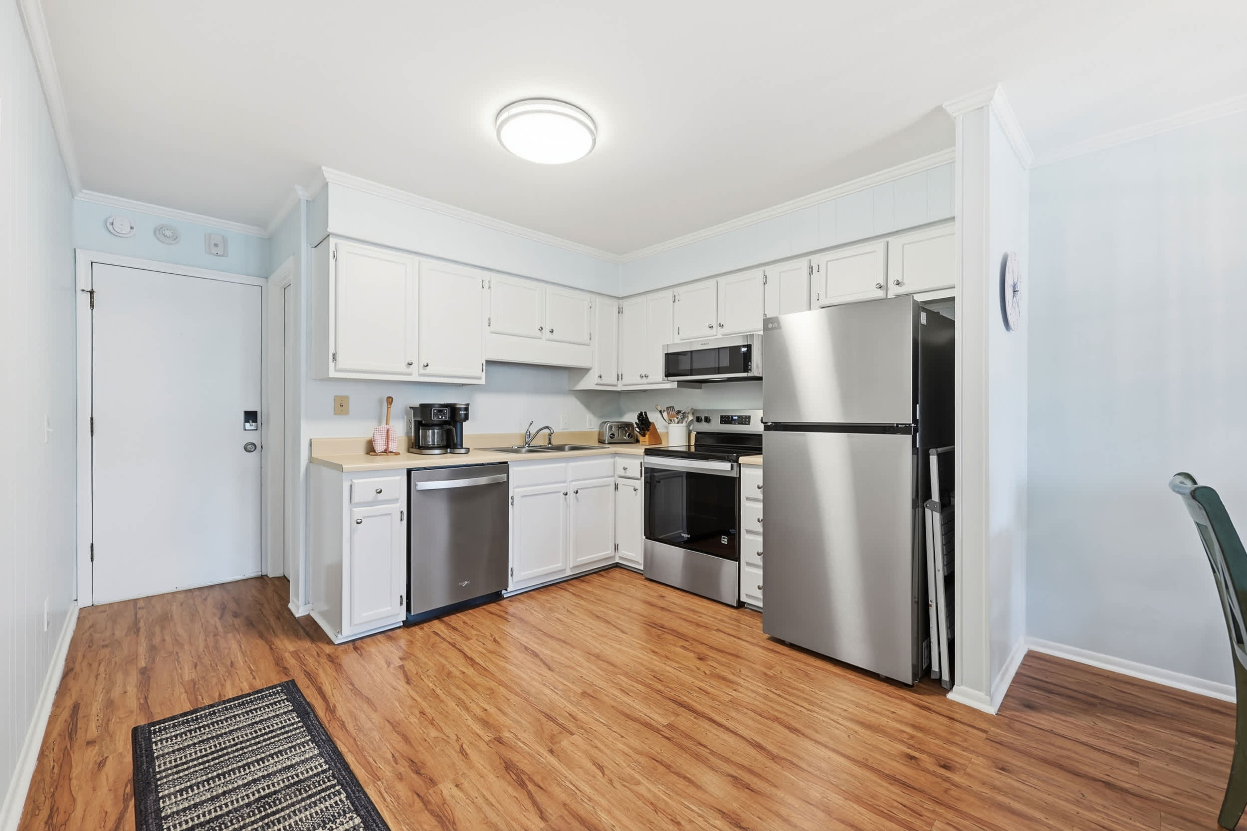 Shoreline Glimmer at Sea Cabin w Pool