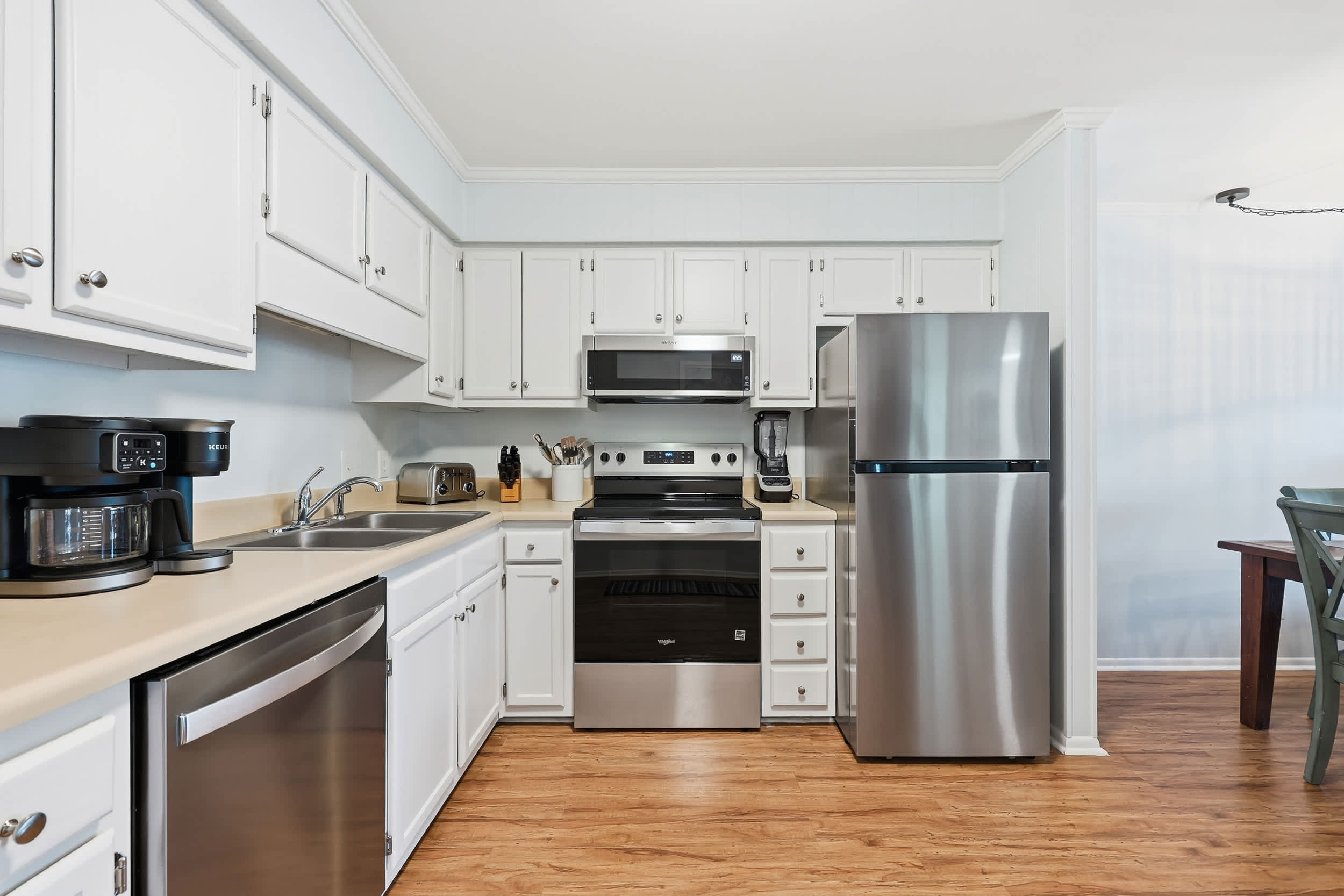 Shoreline Glimmer at Sea Cabin w Pool